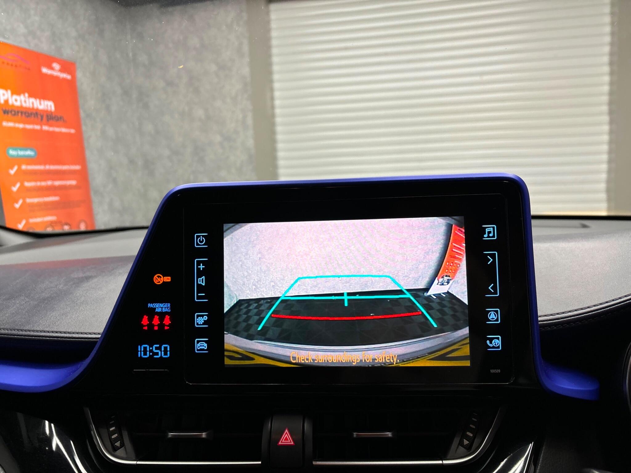 Toyota C-HR view 11