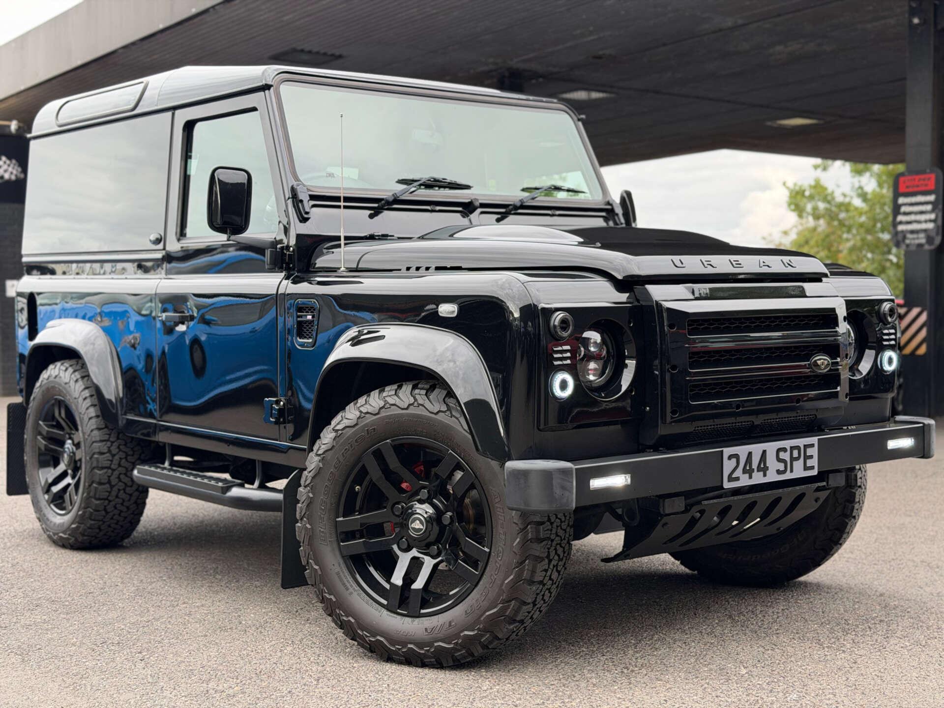Land Rover Defender view 3