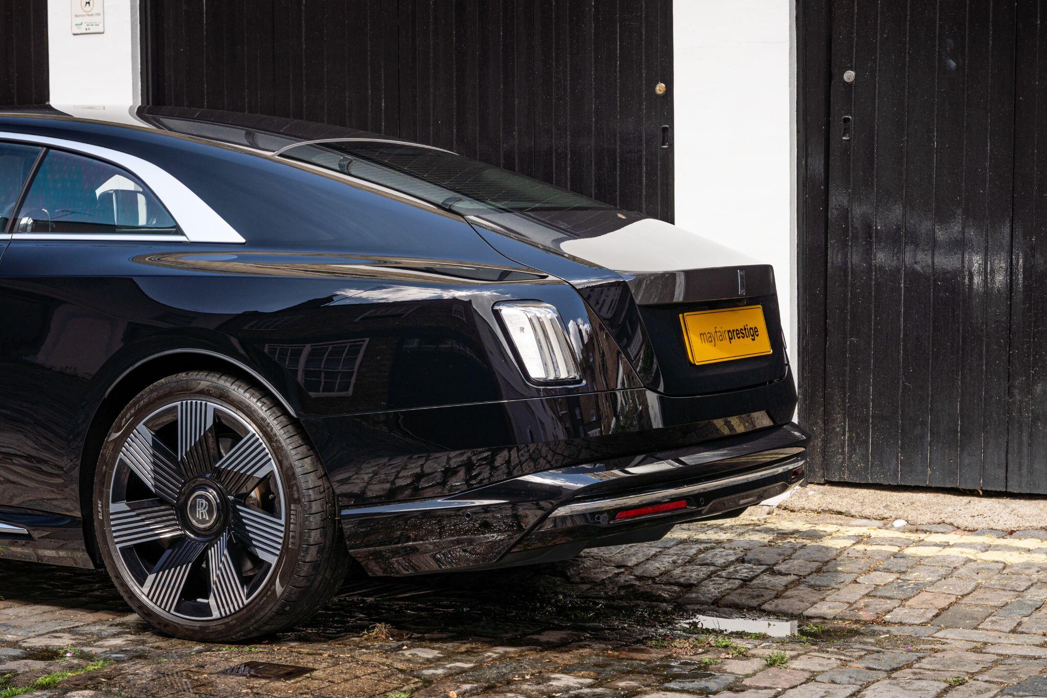 Rolls-Royce Spectre view 16