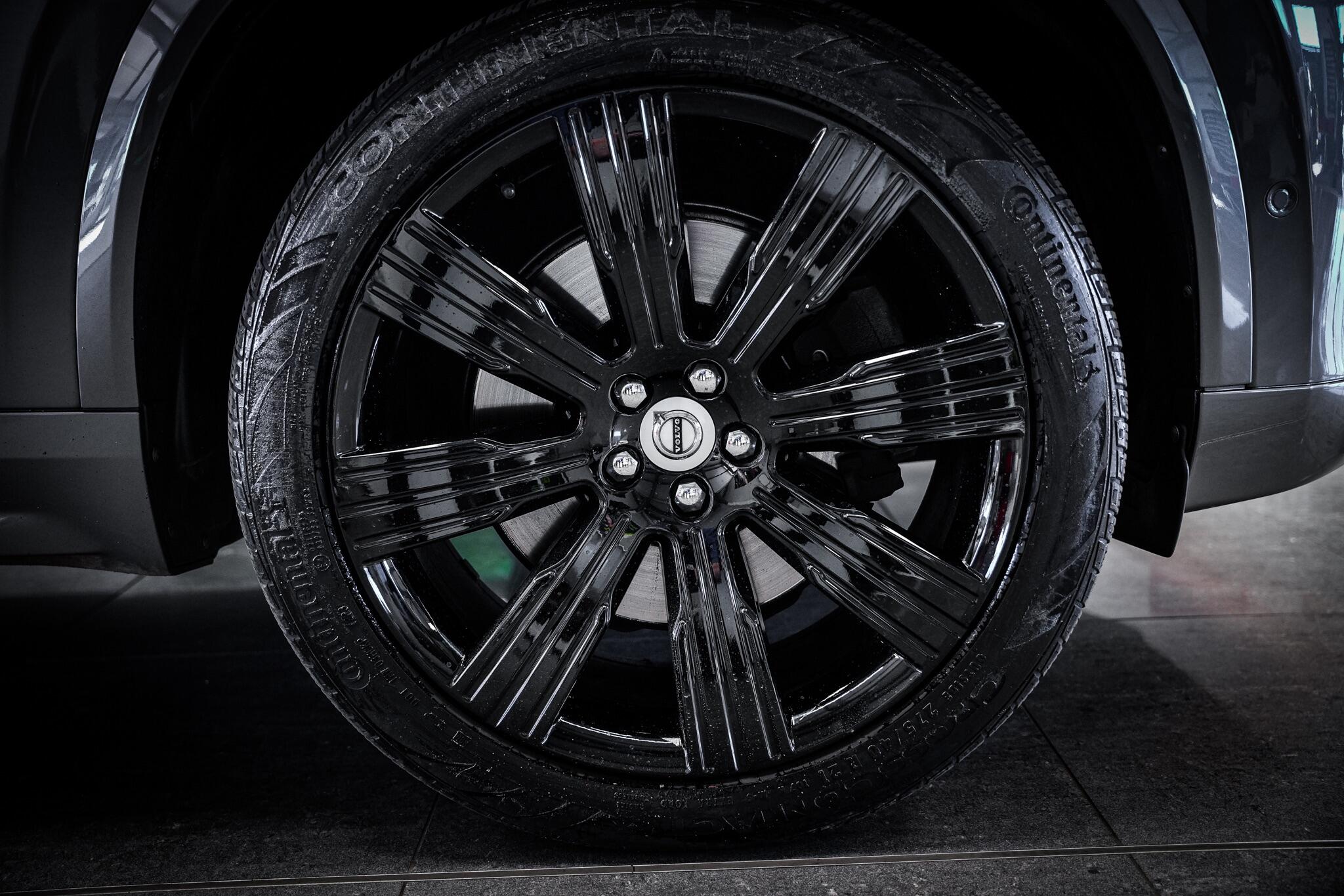 Volvo XC90 view 27