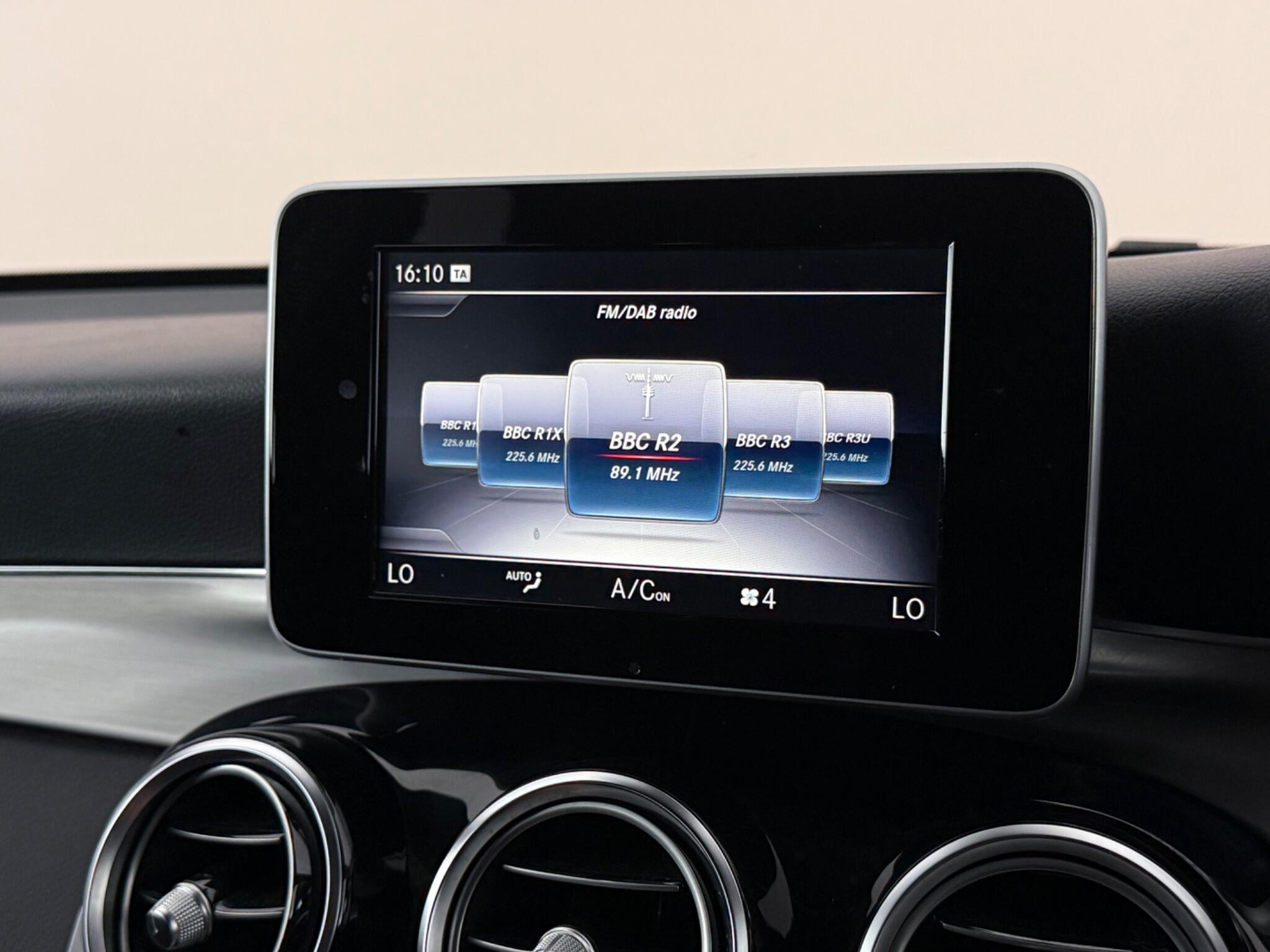Mercedes-Benz GLC view 34