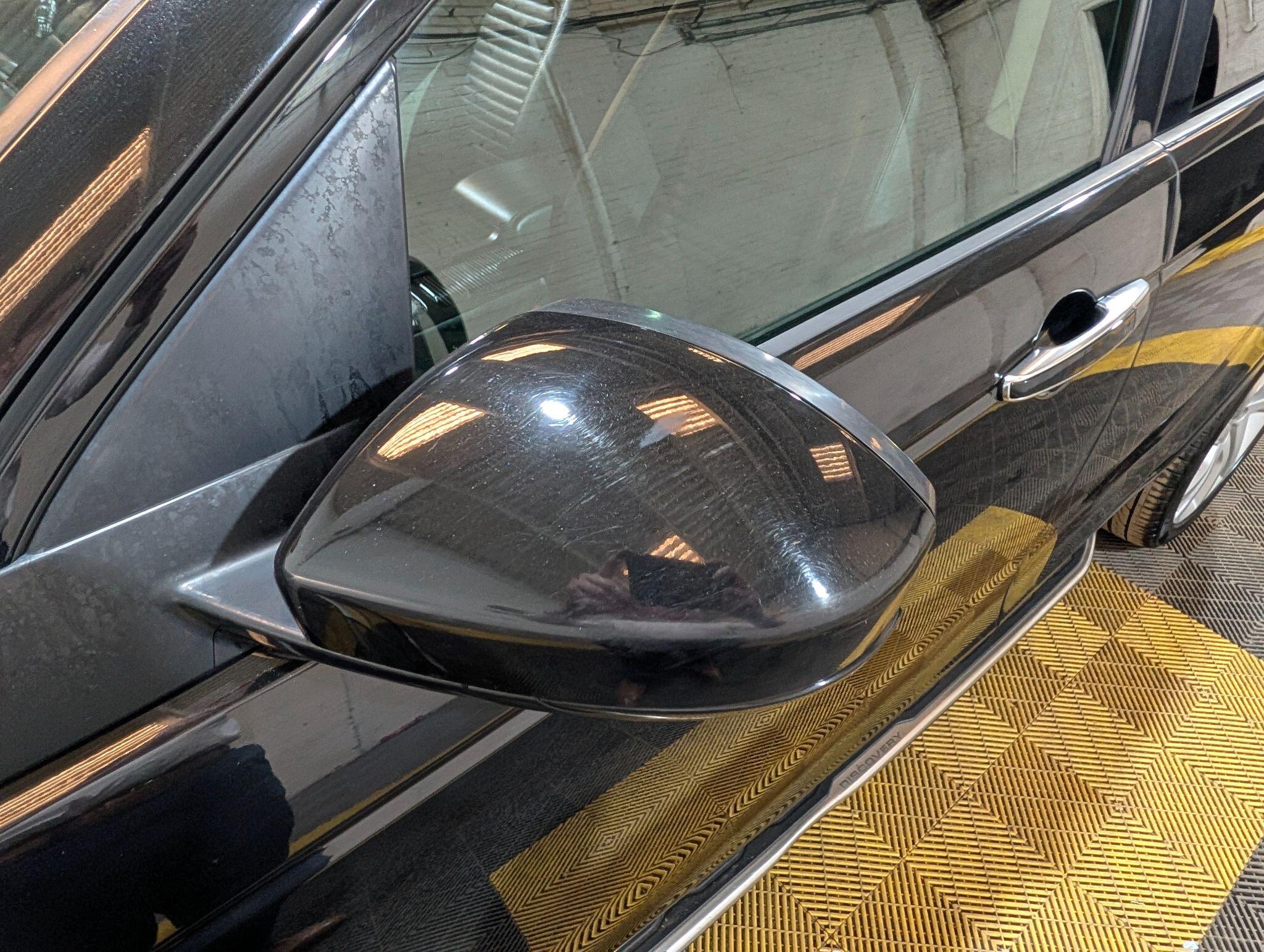 Land Rover Discovery Sport view 60