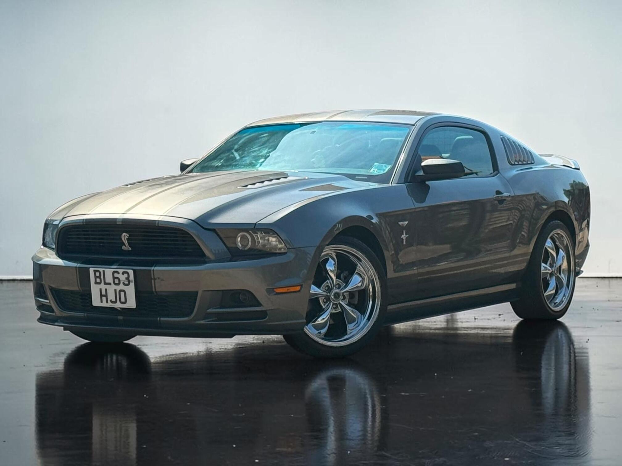 Ford Mustang view 6