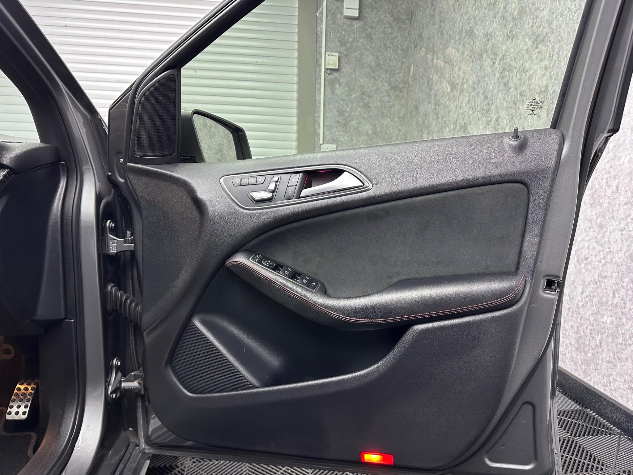 Mercedes-Benz B-Class view 20