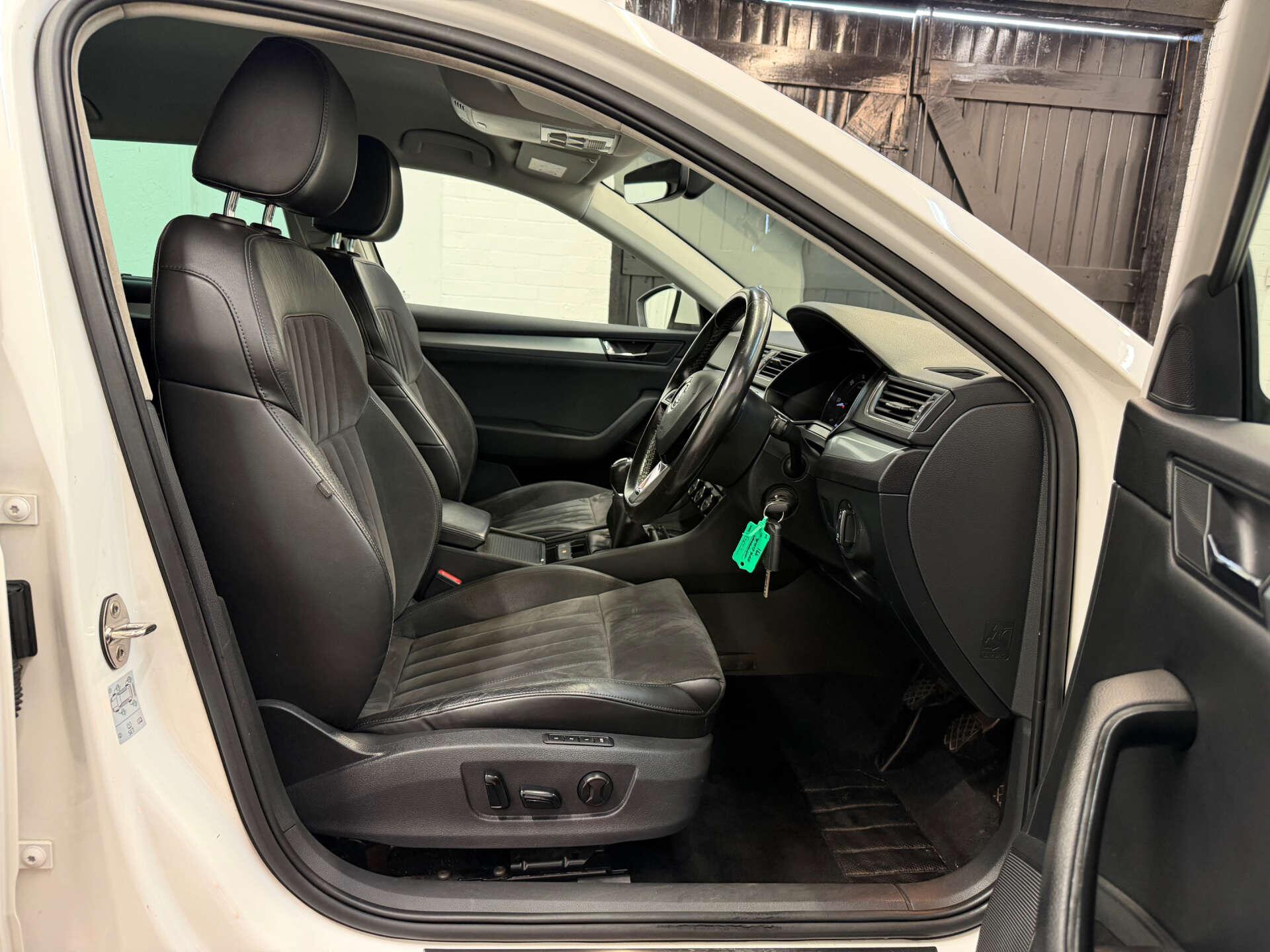 Skoda Superb view 3