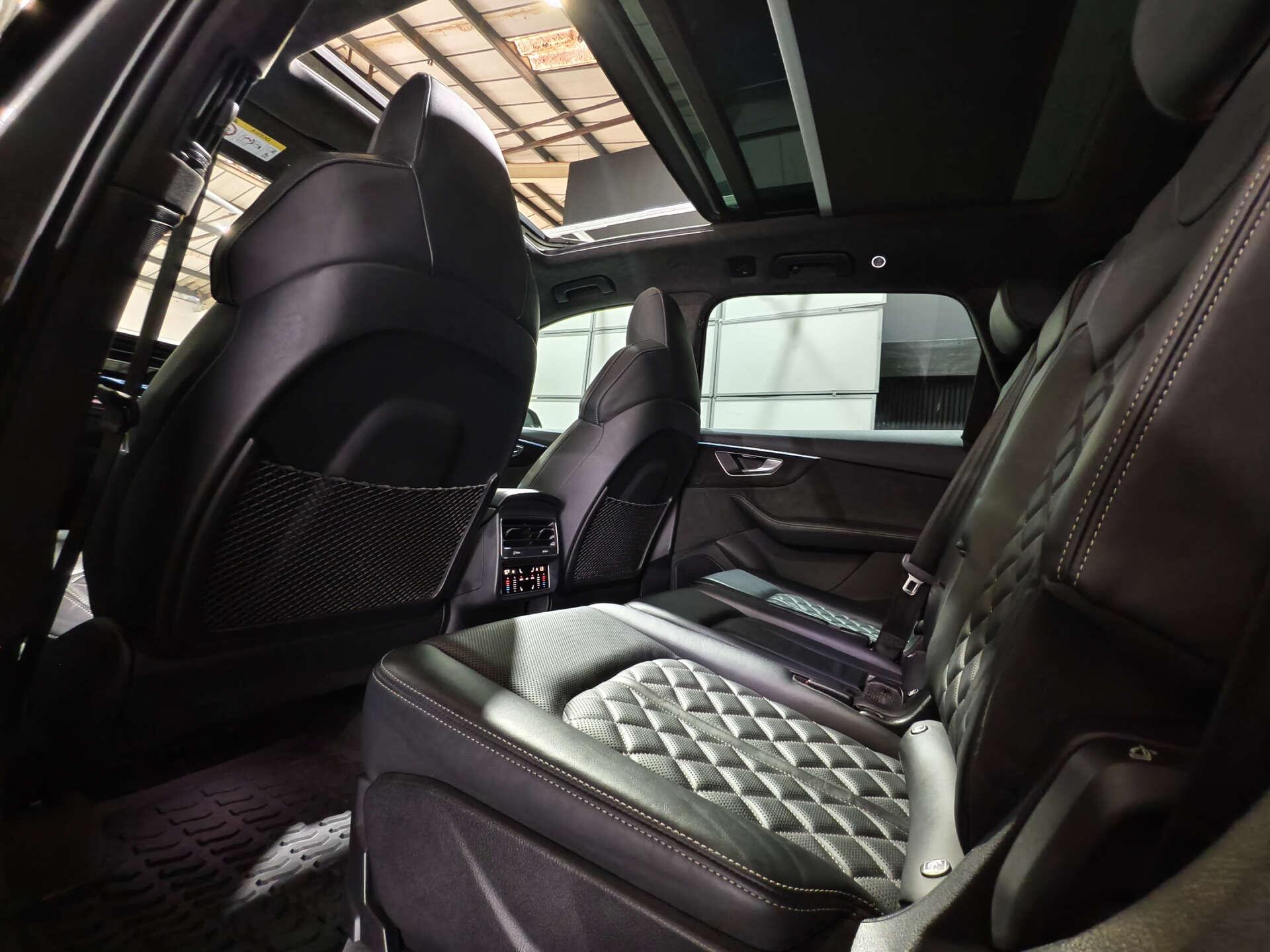Audi SQ7 view 25