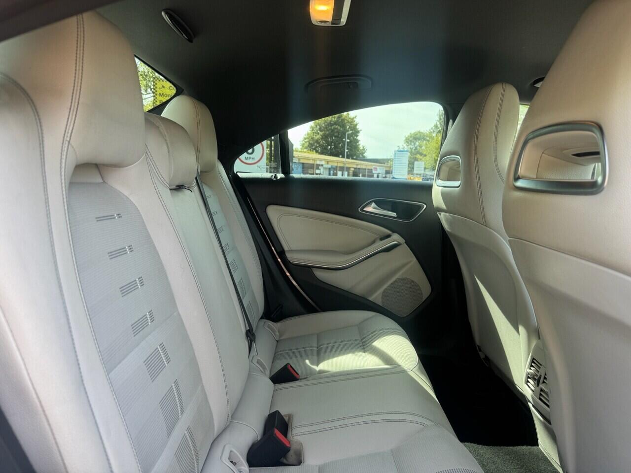 Mercedes-Benz Cla view 16