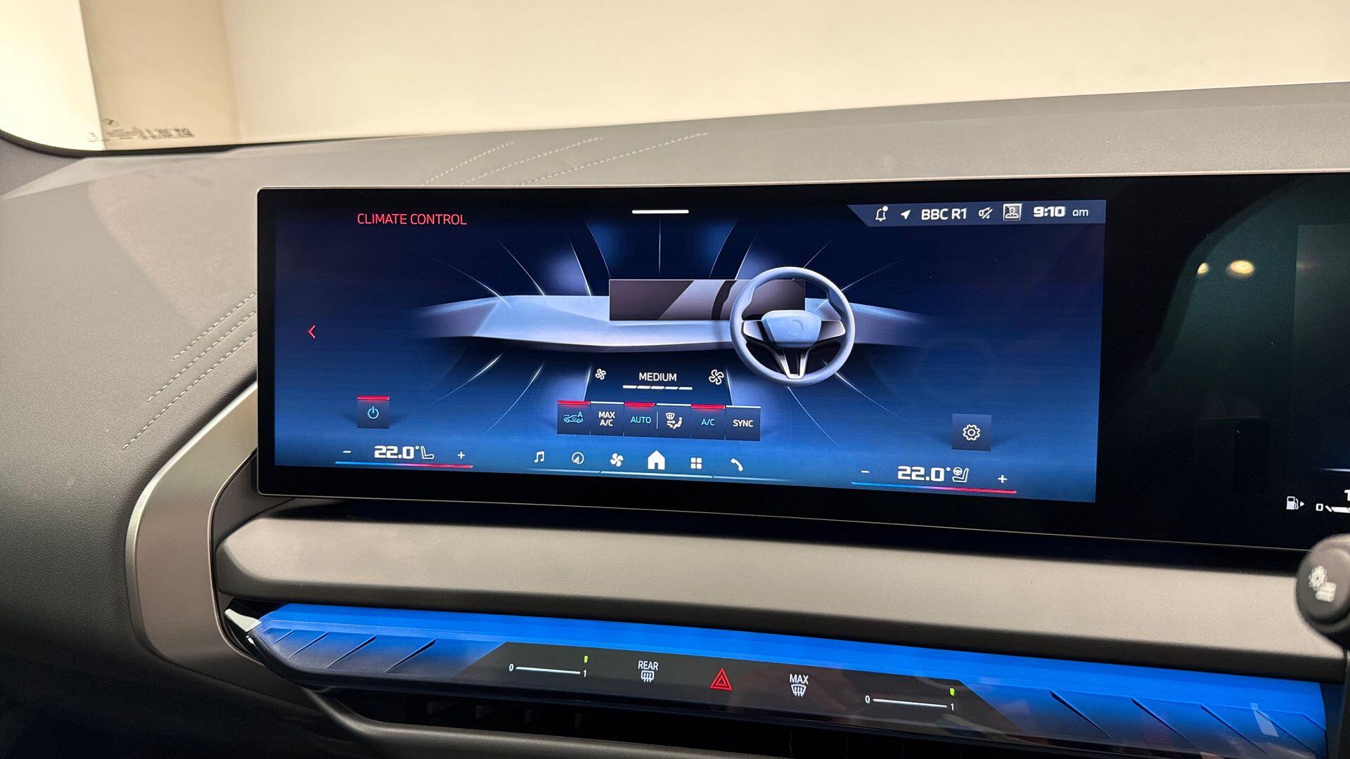 BMW X3 view 24