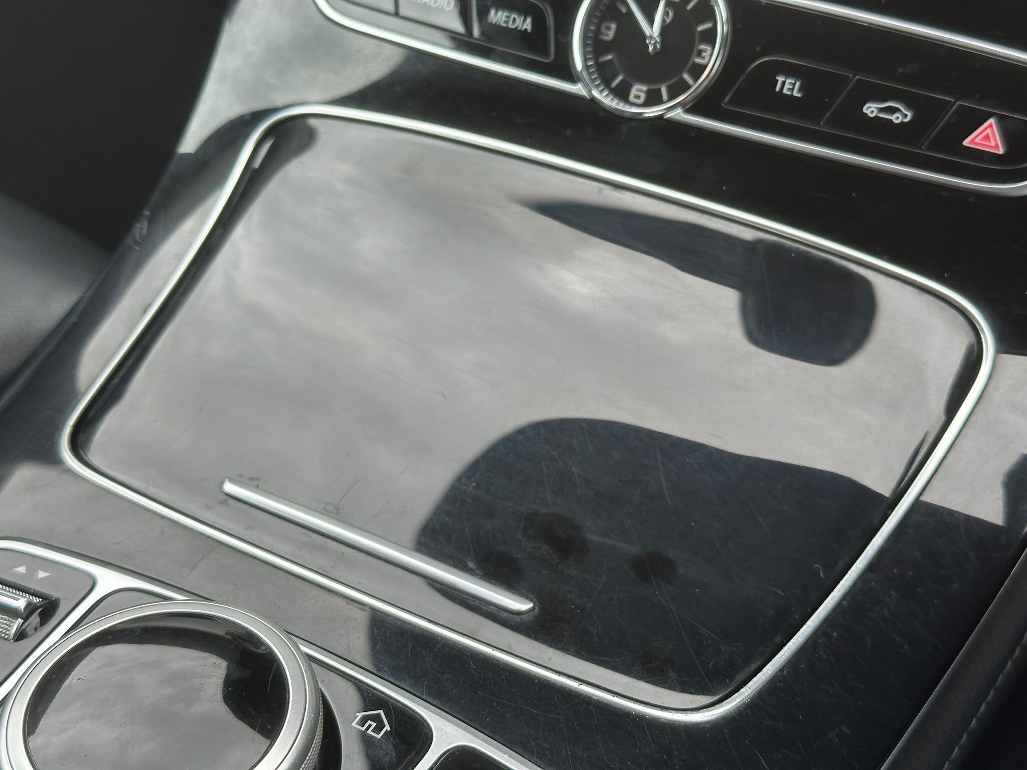 Mercedes-Benz E Class view 23