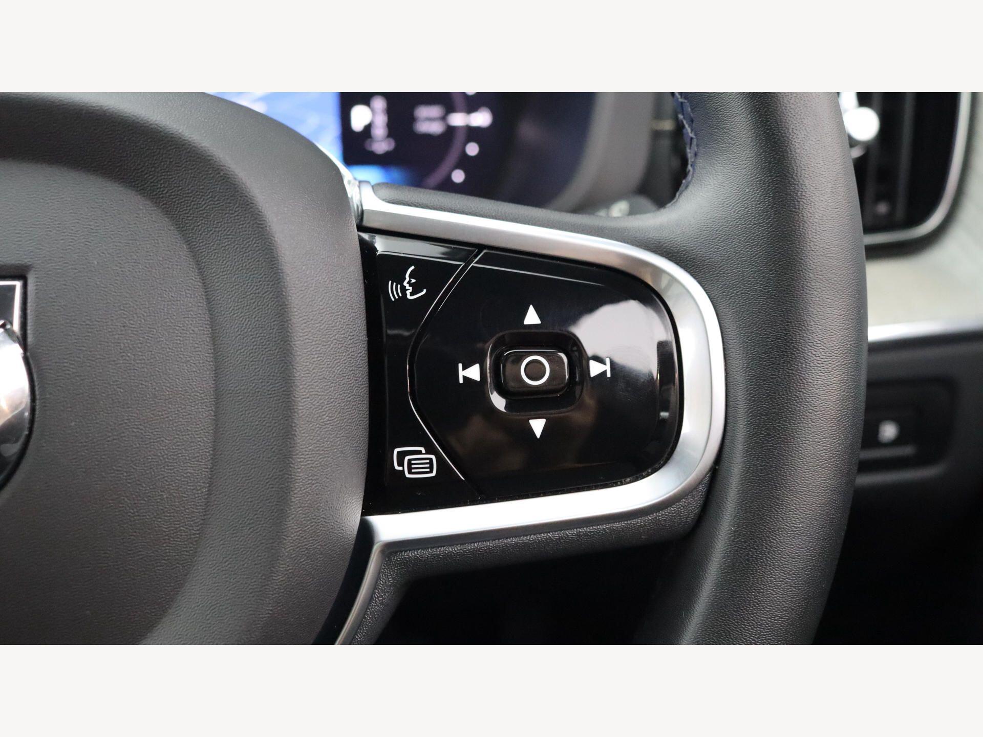 Volvo XC60 view 23