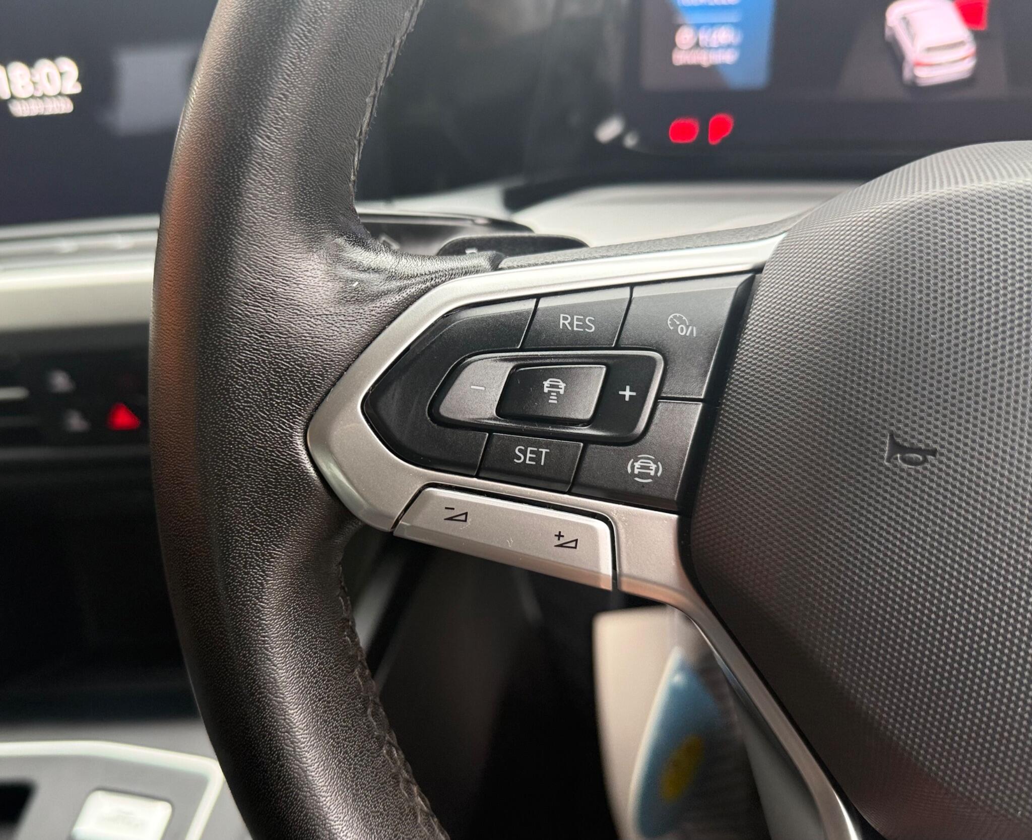 Volkswagen Golf view 29