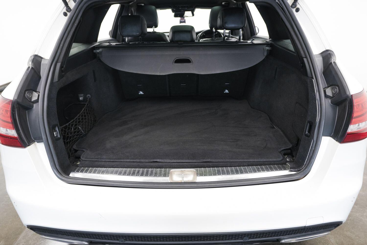 Mercedes-Benz C Class view 8