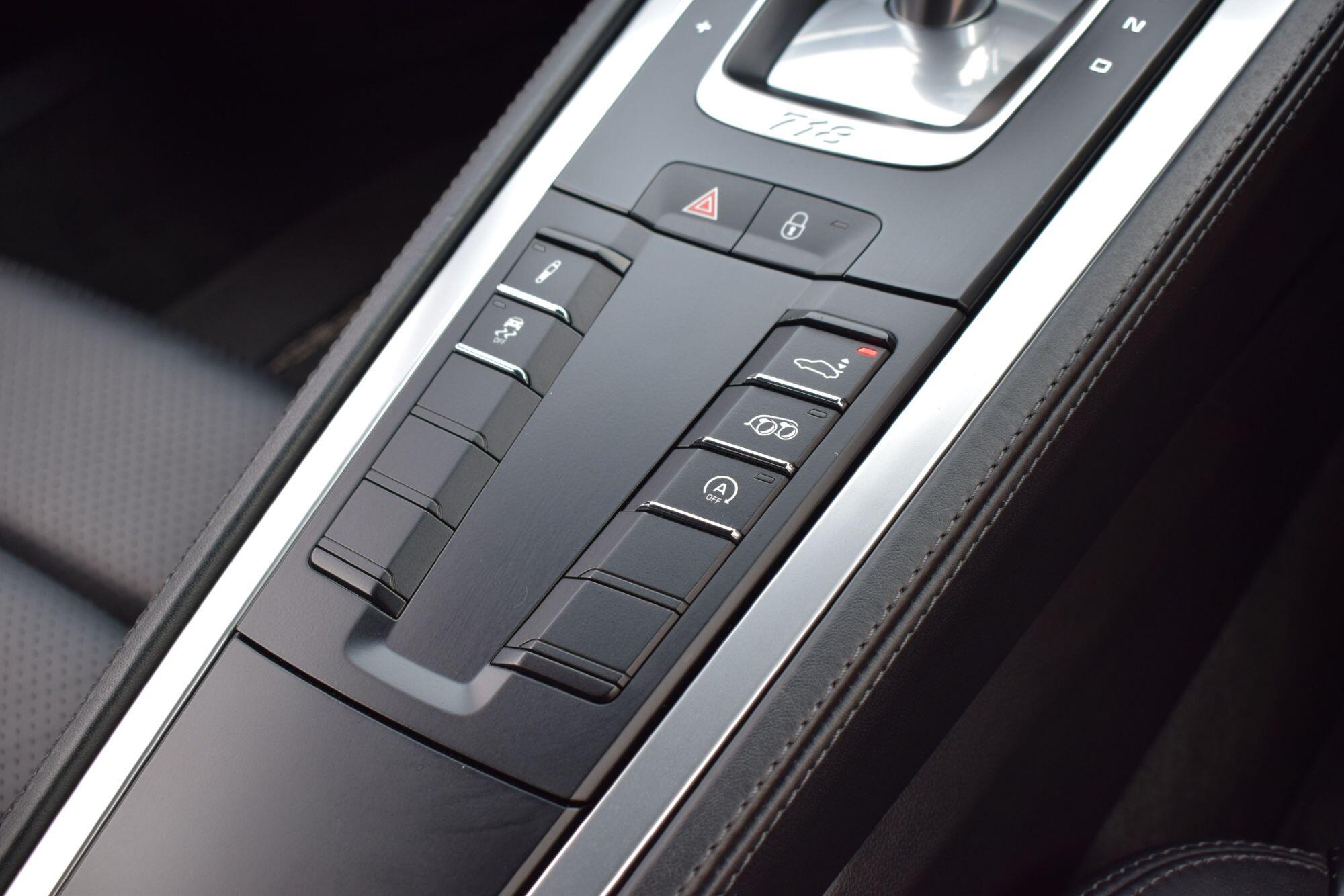 Porsche Cayman view 23