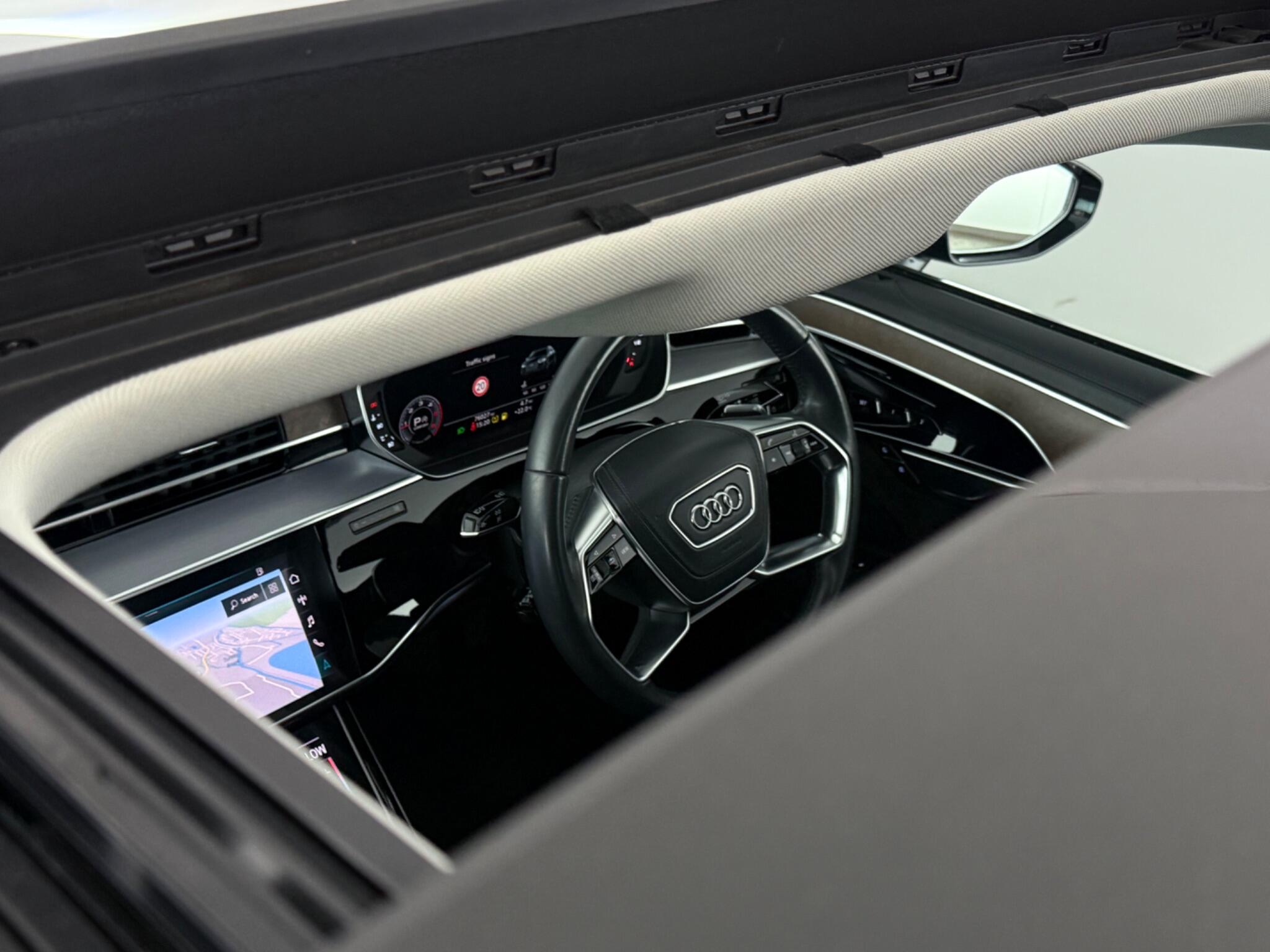 Audi A8 view 38
