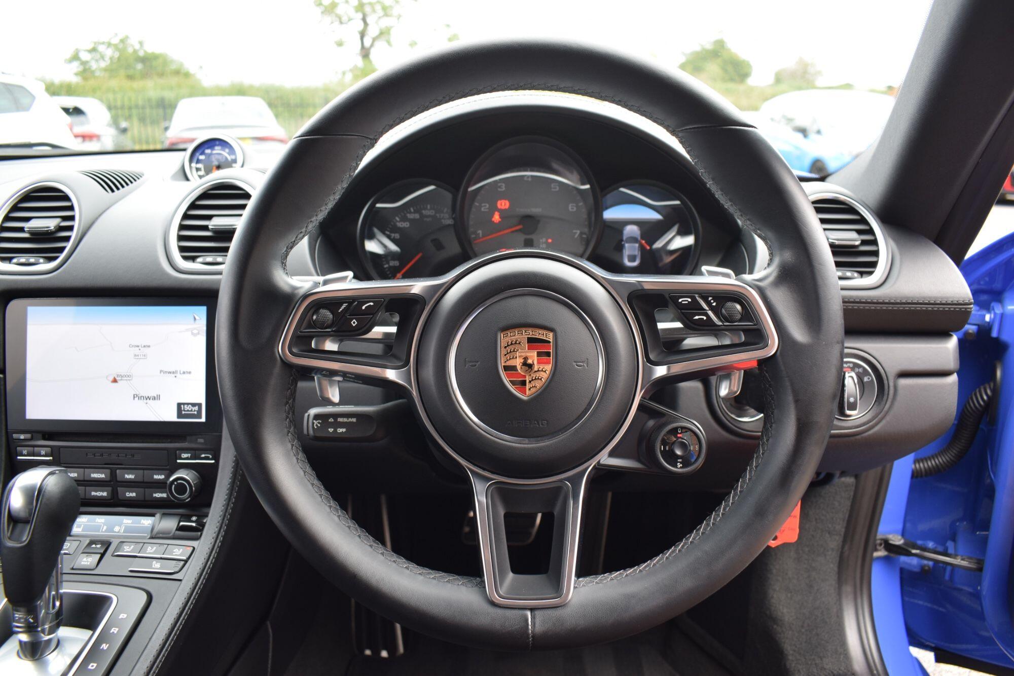 Porsche Cayman view 10