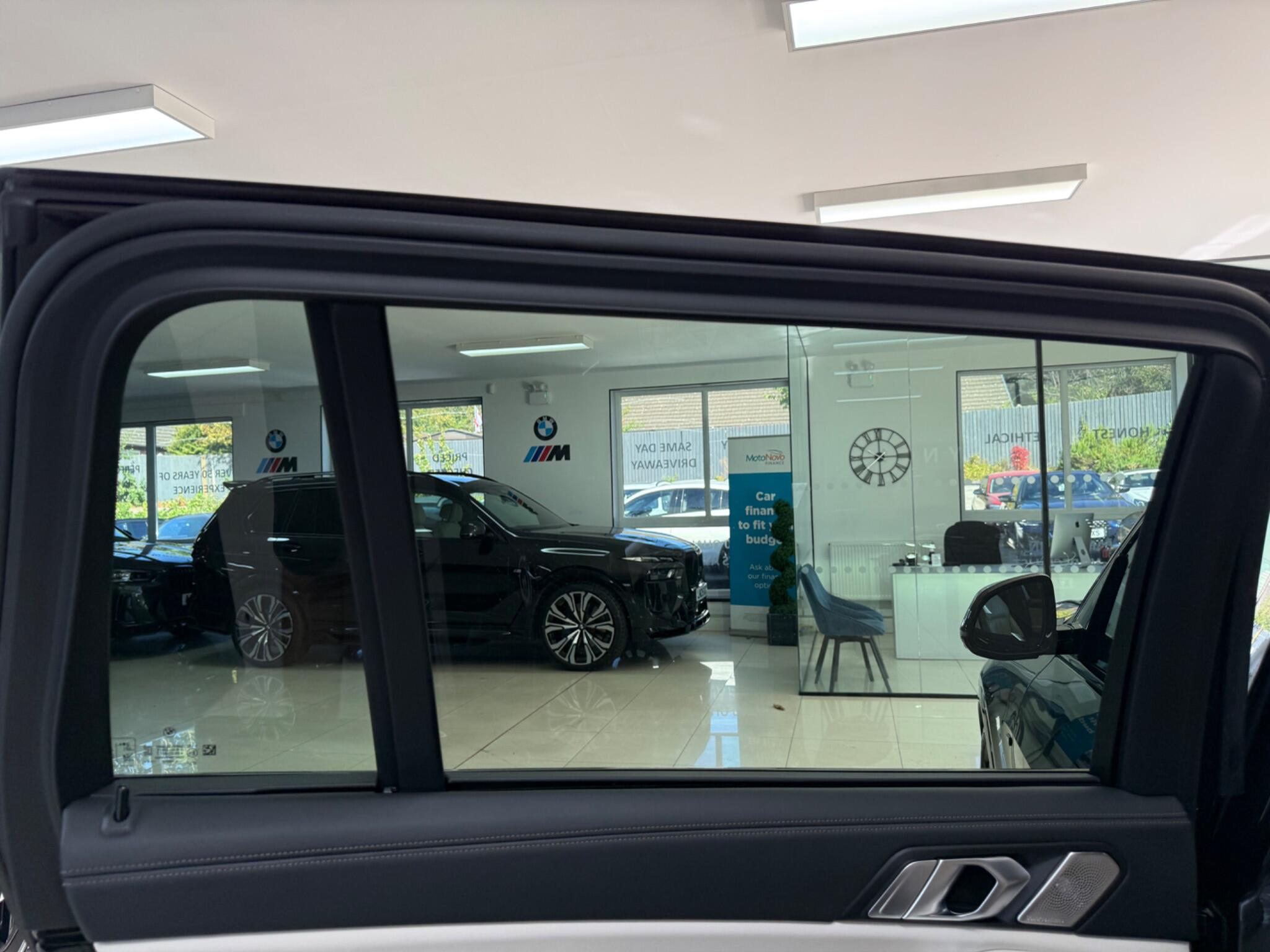 BMW X7 view 58