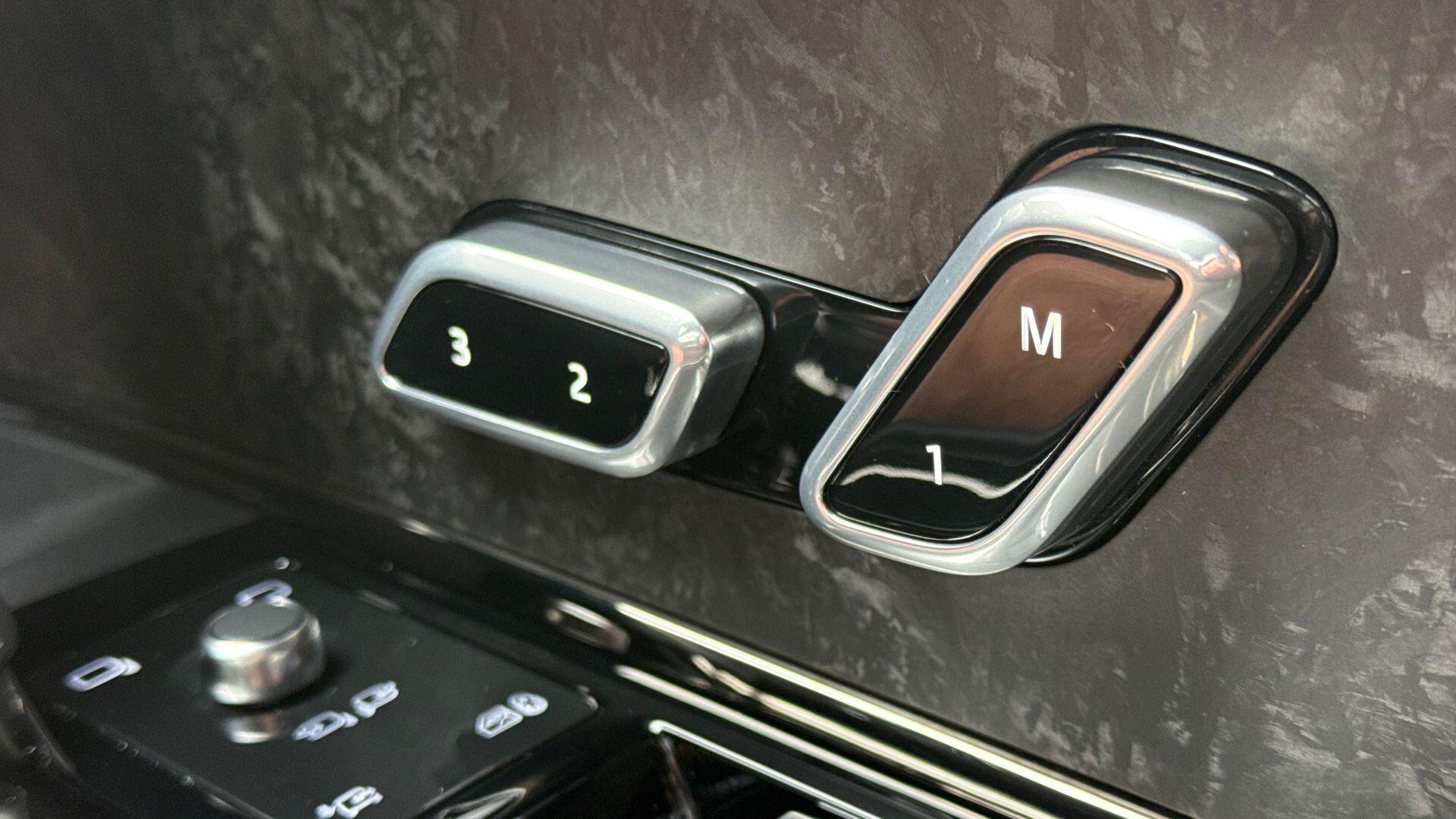 Land Rover Range Rover Sport view 24