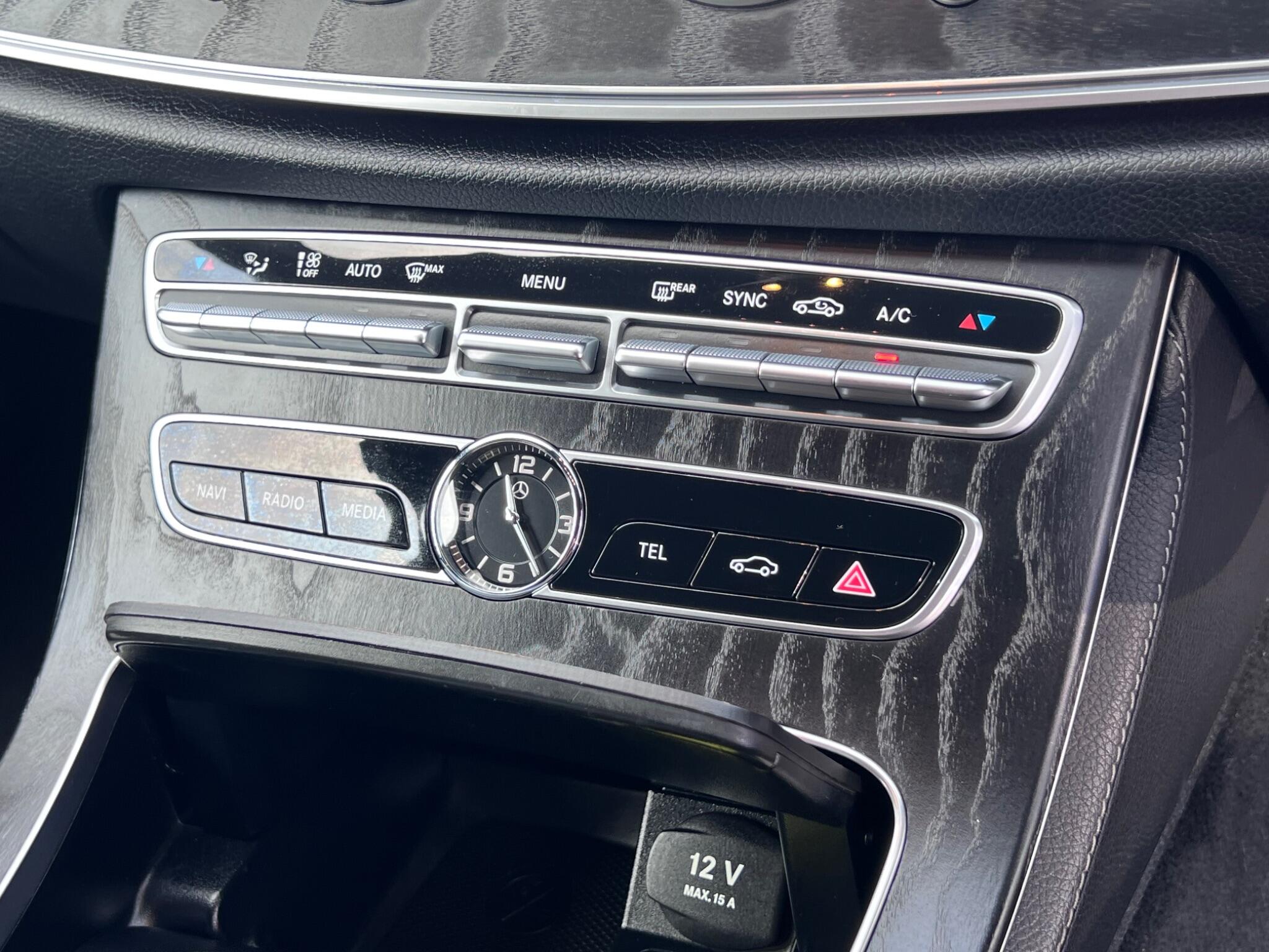 Mercedes-Benz E Class view 25