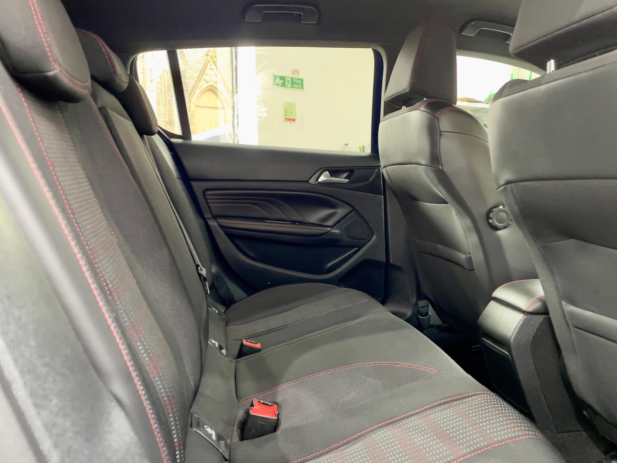 Peugeot 308 view 8