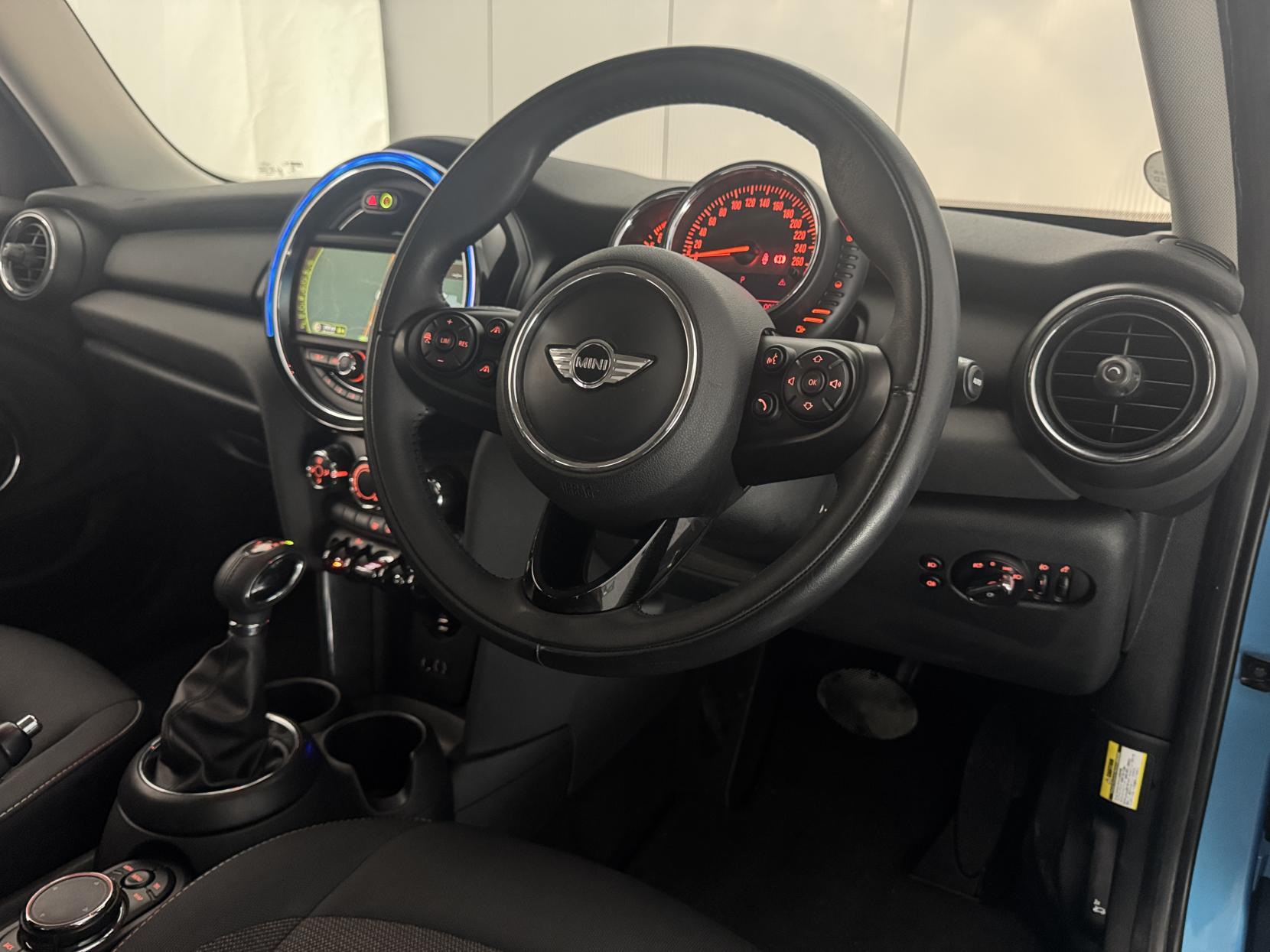 Mini Hatch view 58