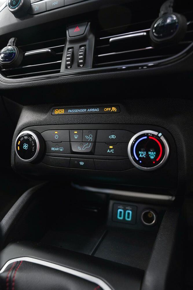 Ford Focus view 20