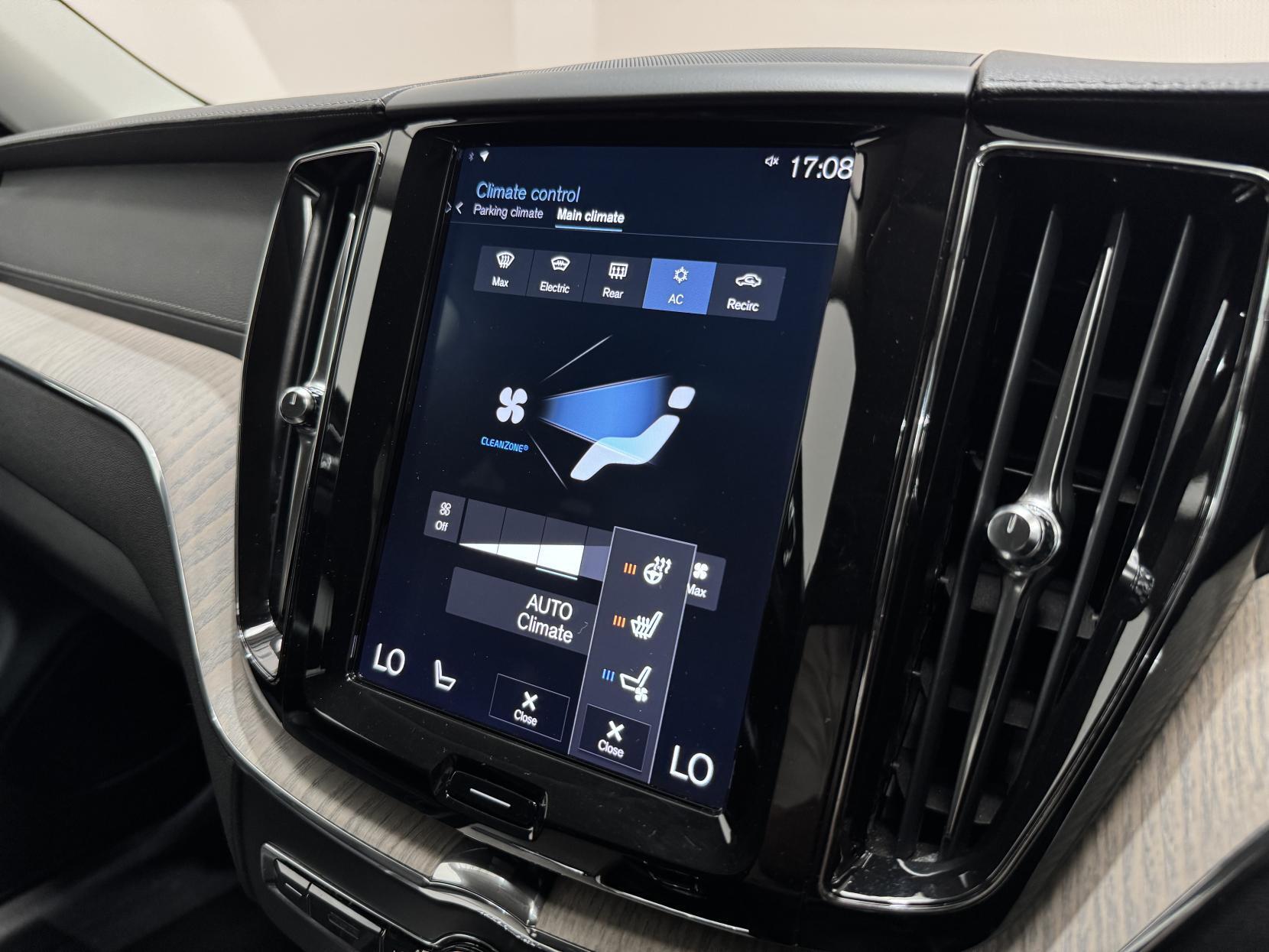 Volvo XC60 view 26