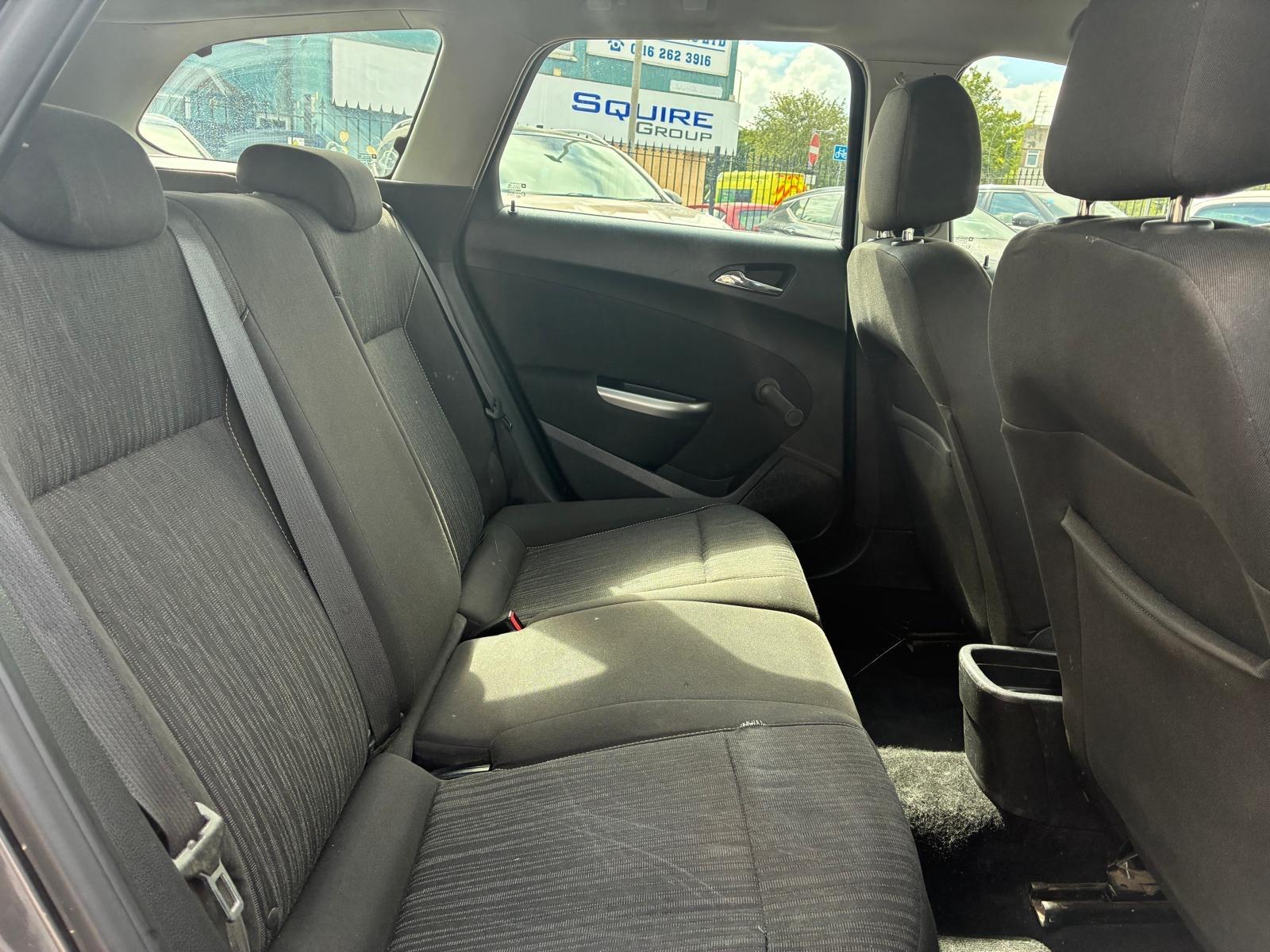 Vauxhall Astra view 17