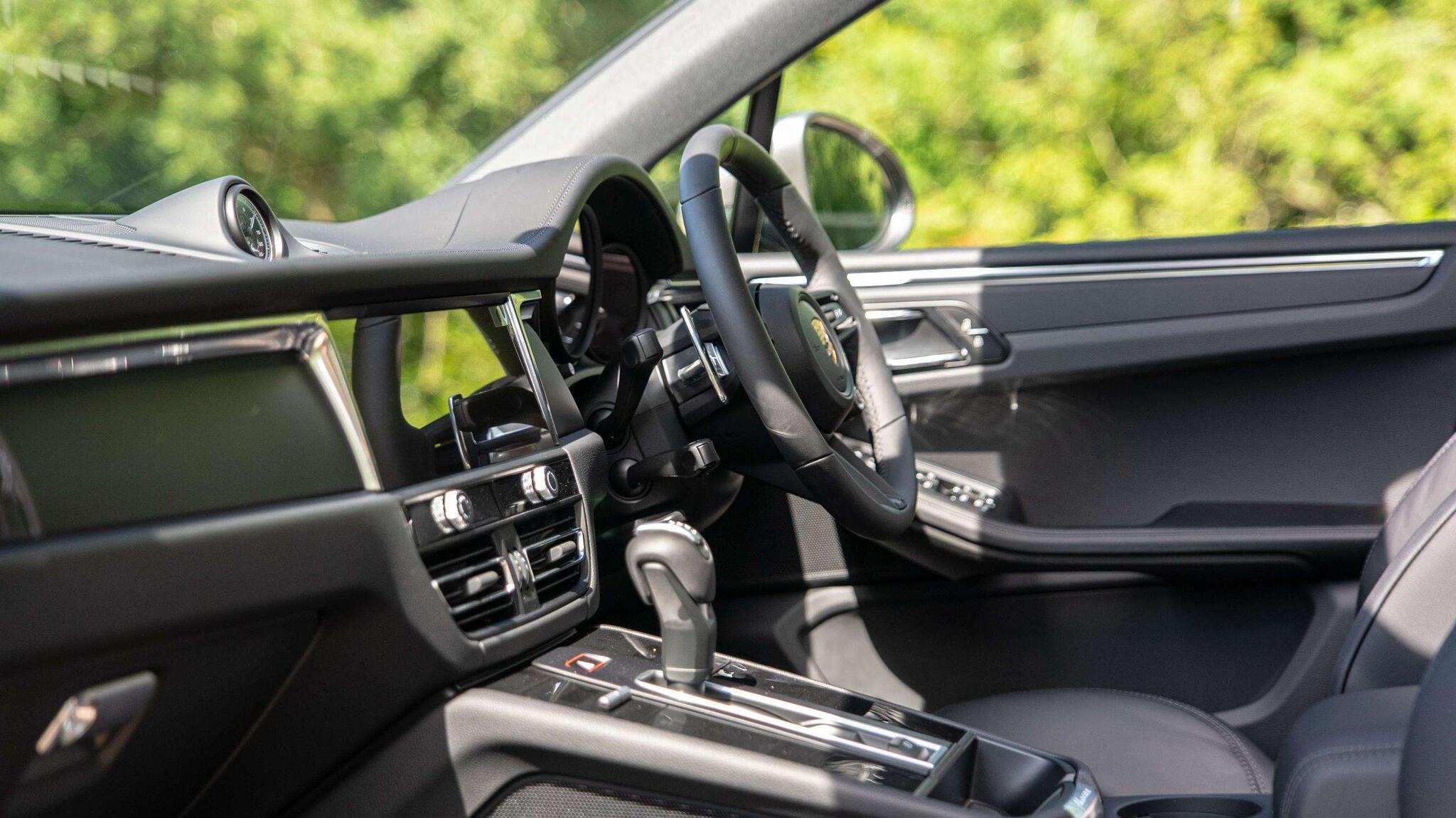 Porsche Macan view 33