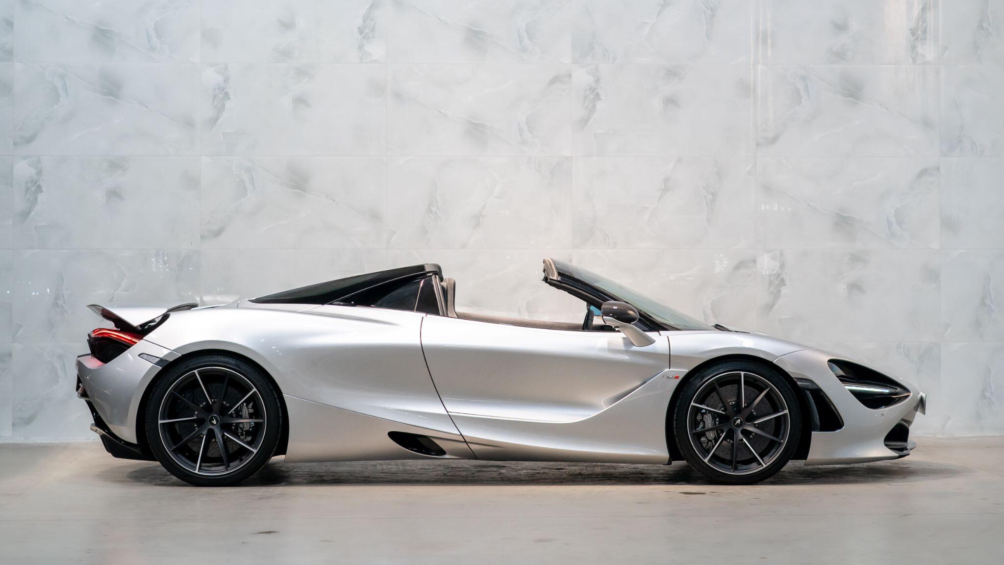 Mclaren 720s view 11
