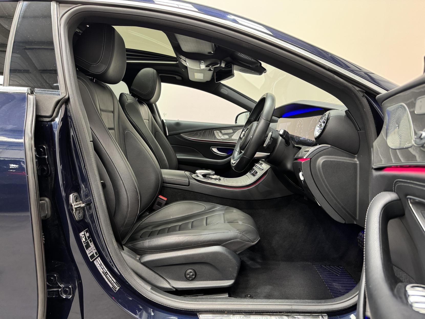 Mercedes-Benz CLS view 23