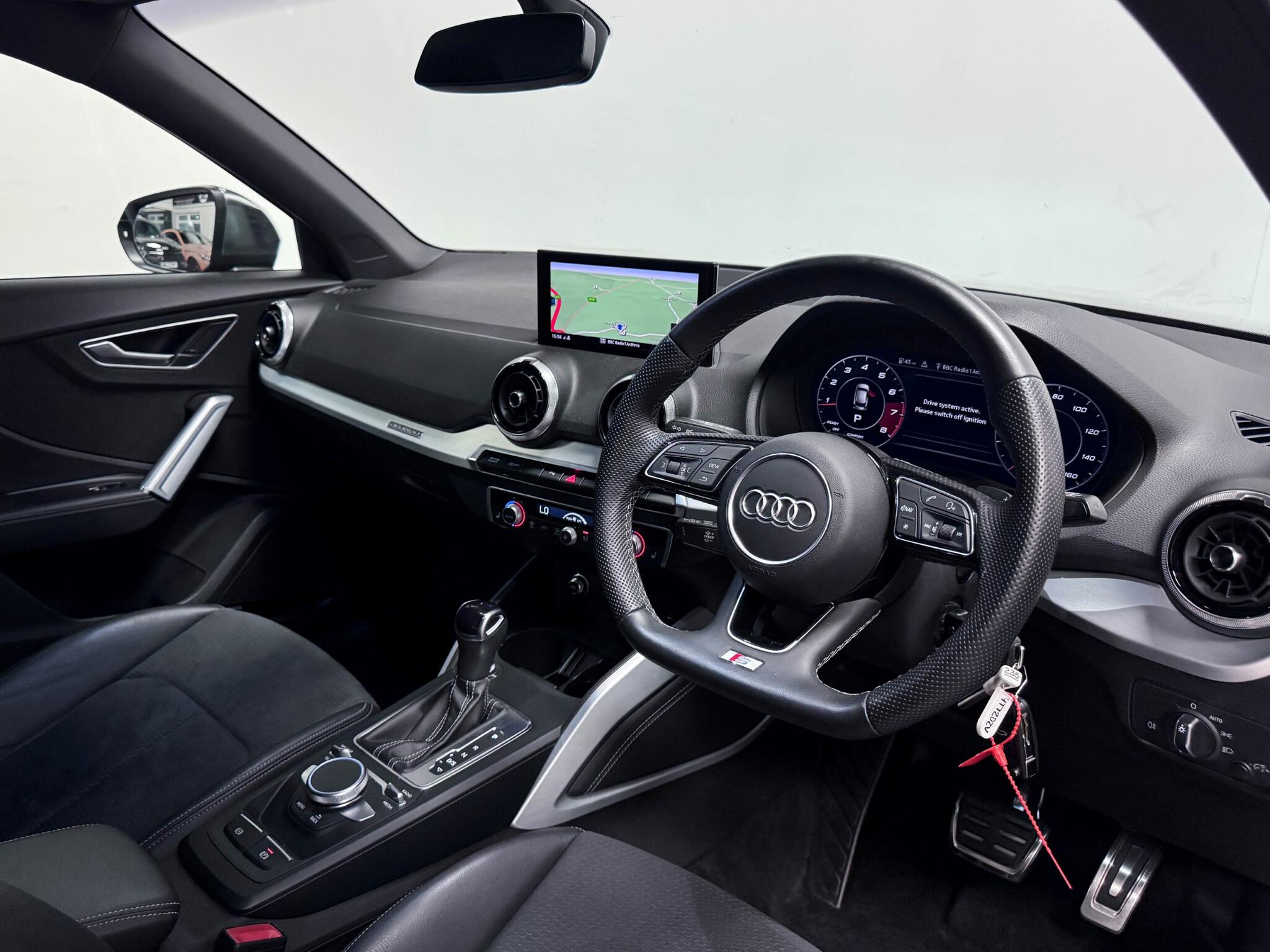 Audi SQ2 view 24