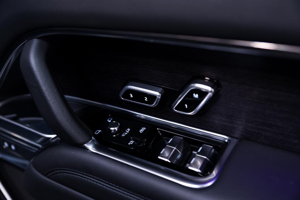 Land Rover Range Rover view 35
