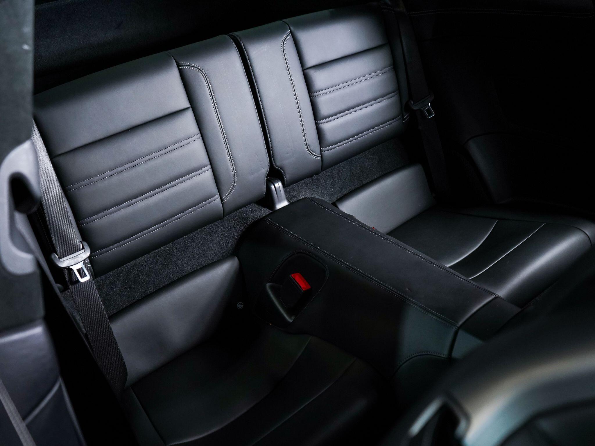 Porsche 911 view 16