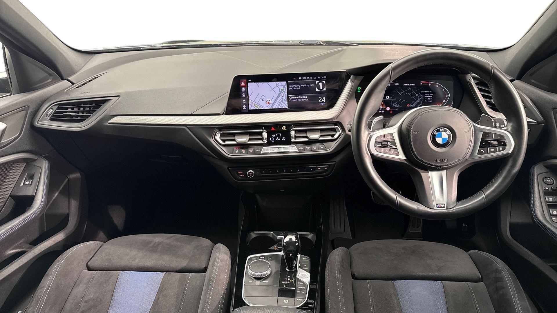 BMW 1 Series view 4