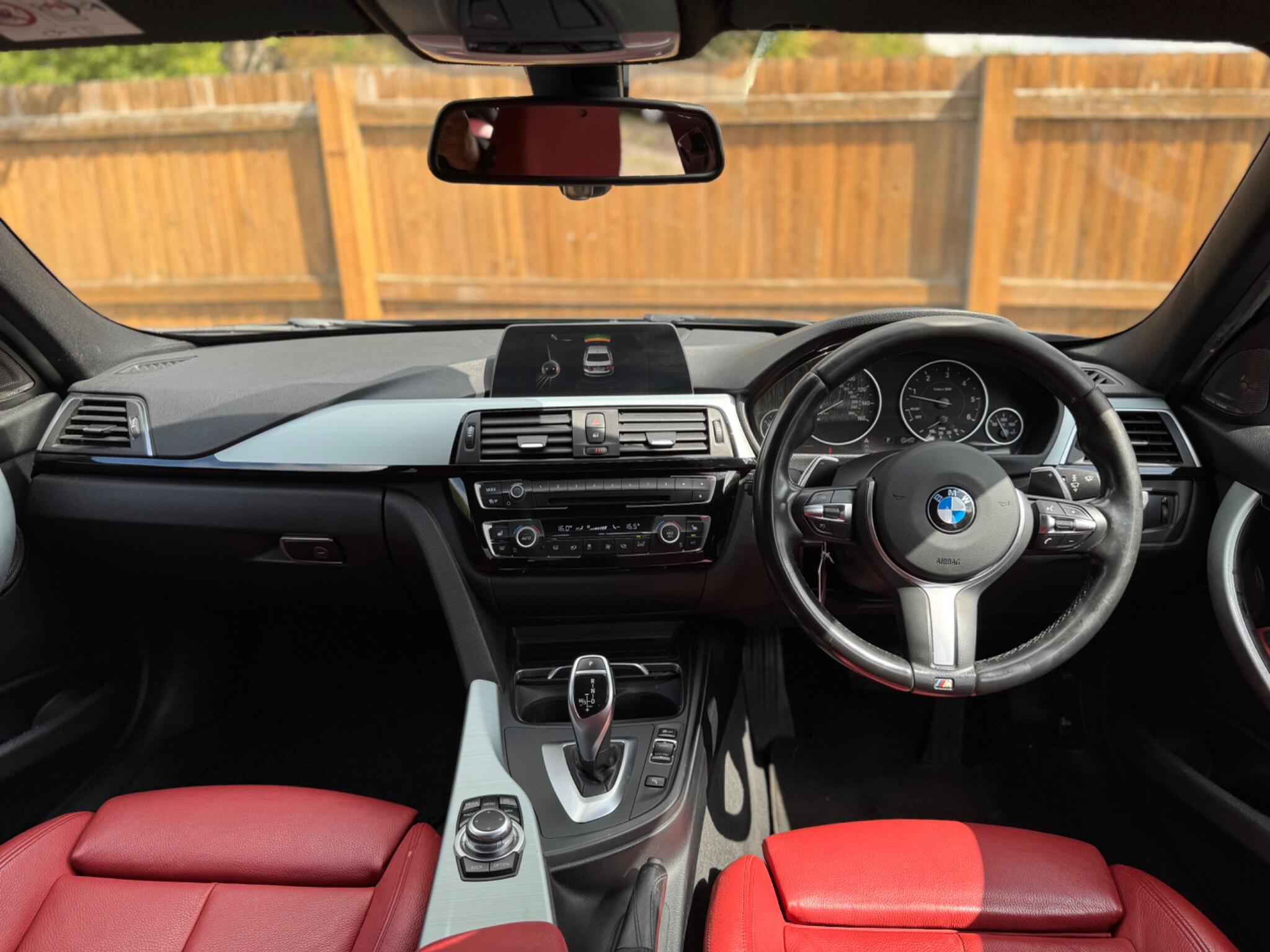 BMW 3 Series view 14