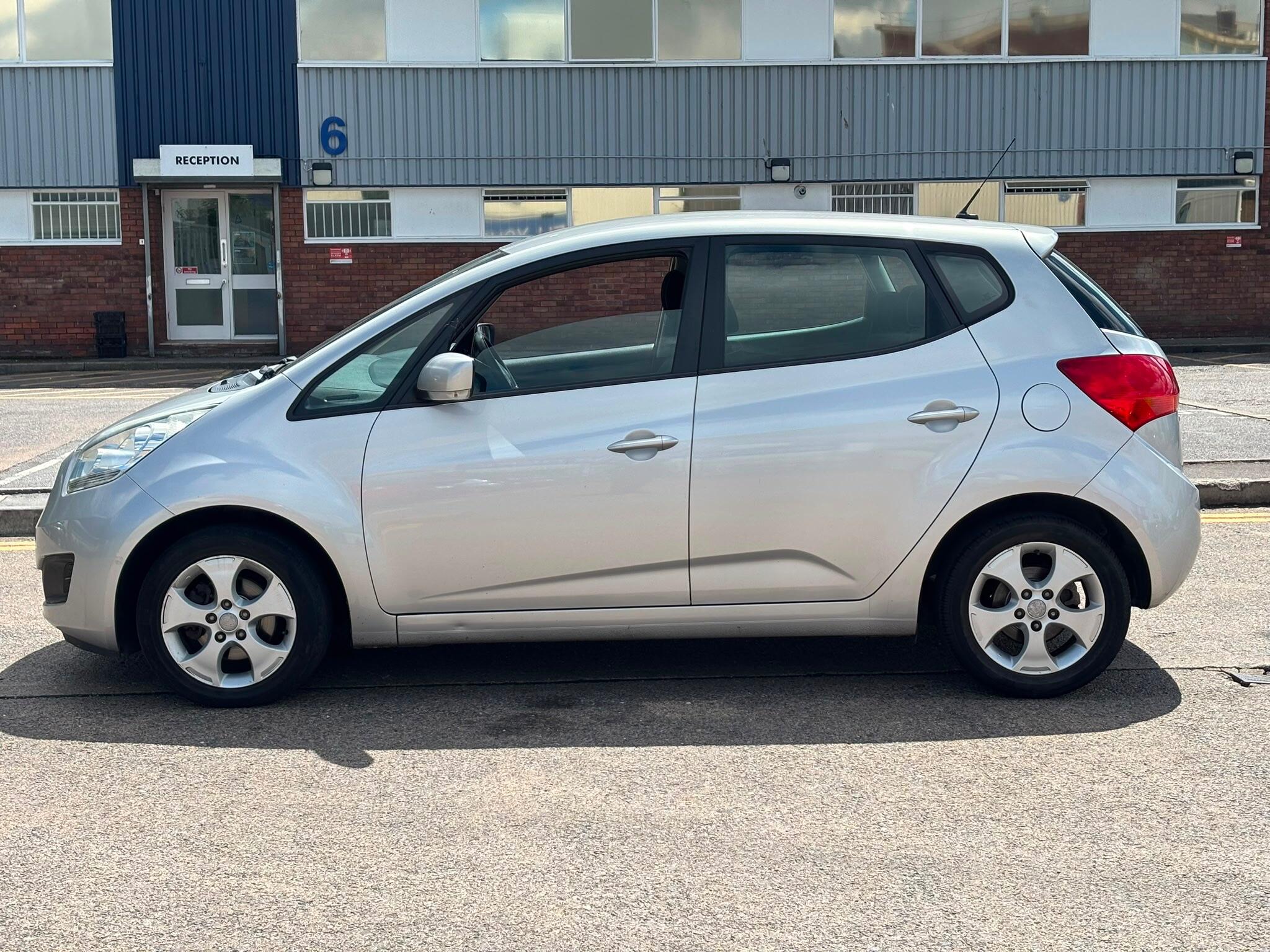 Kia Venga view 14