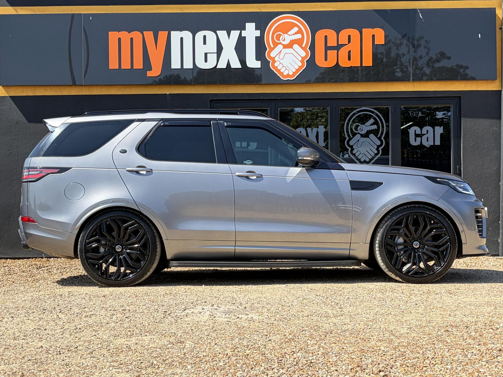 Land Rover Discovery 3 view 14