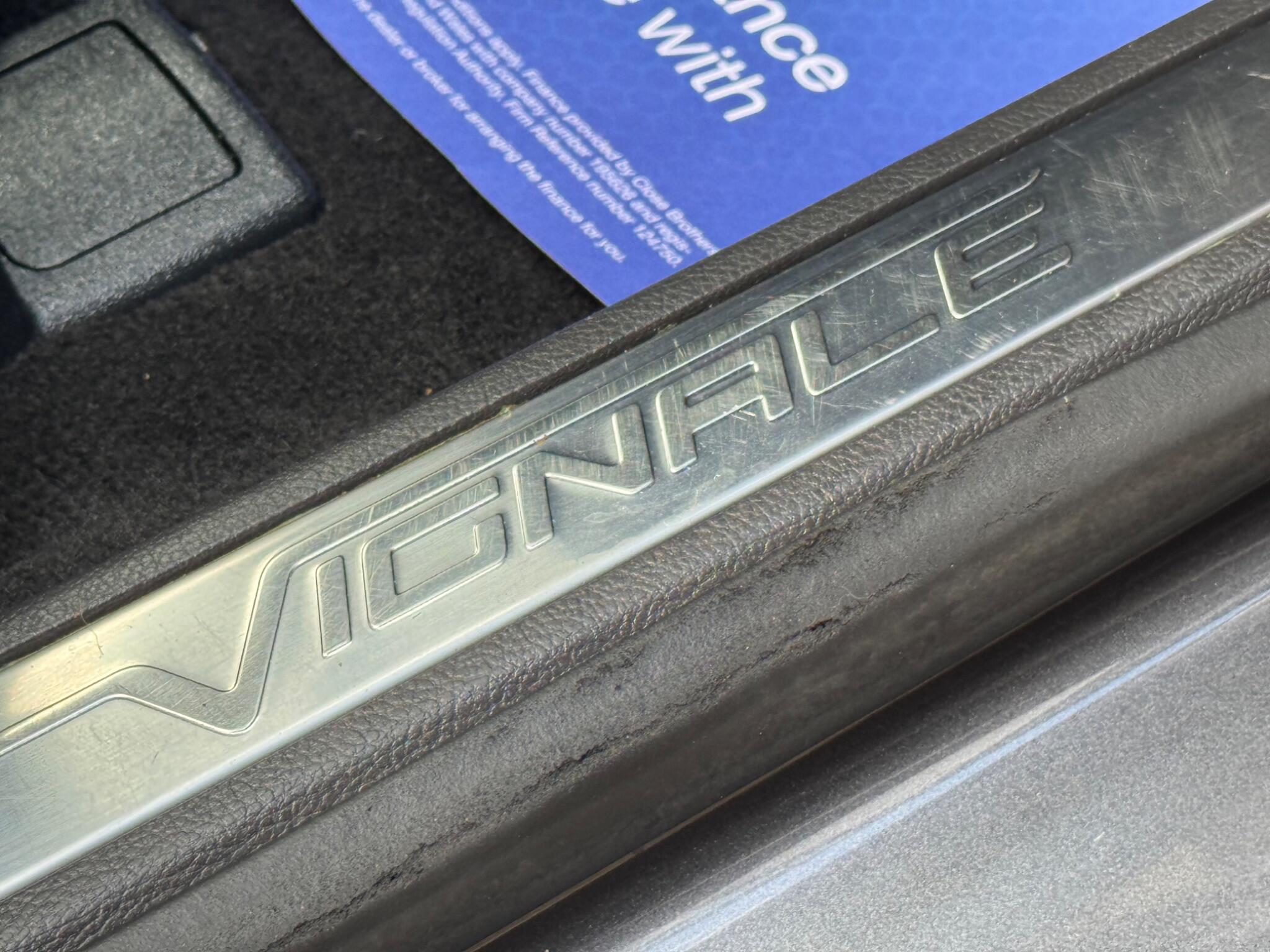 Ford Mondeo view 19