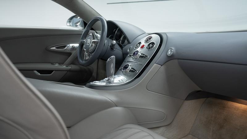 Bugatti Veyron view 29
