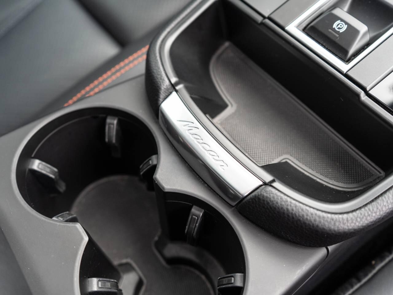 Porsche Macan view 29