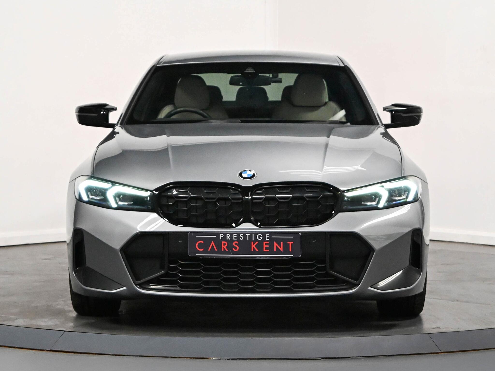 BMW 3 Series view 17