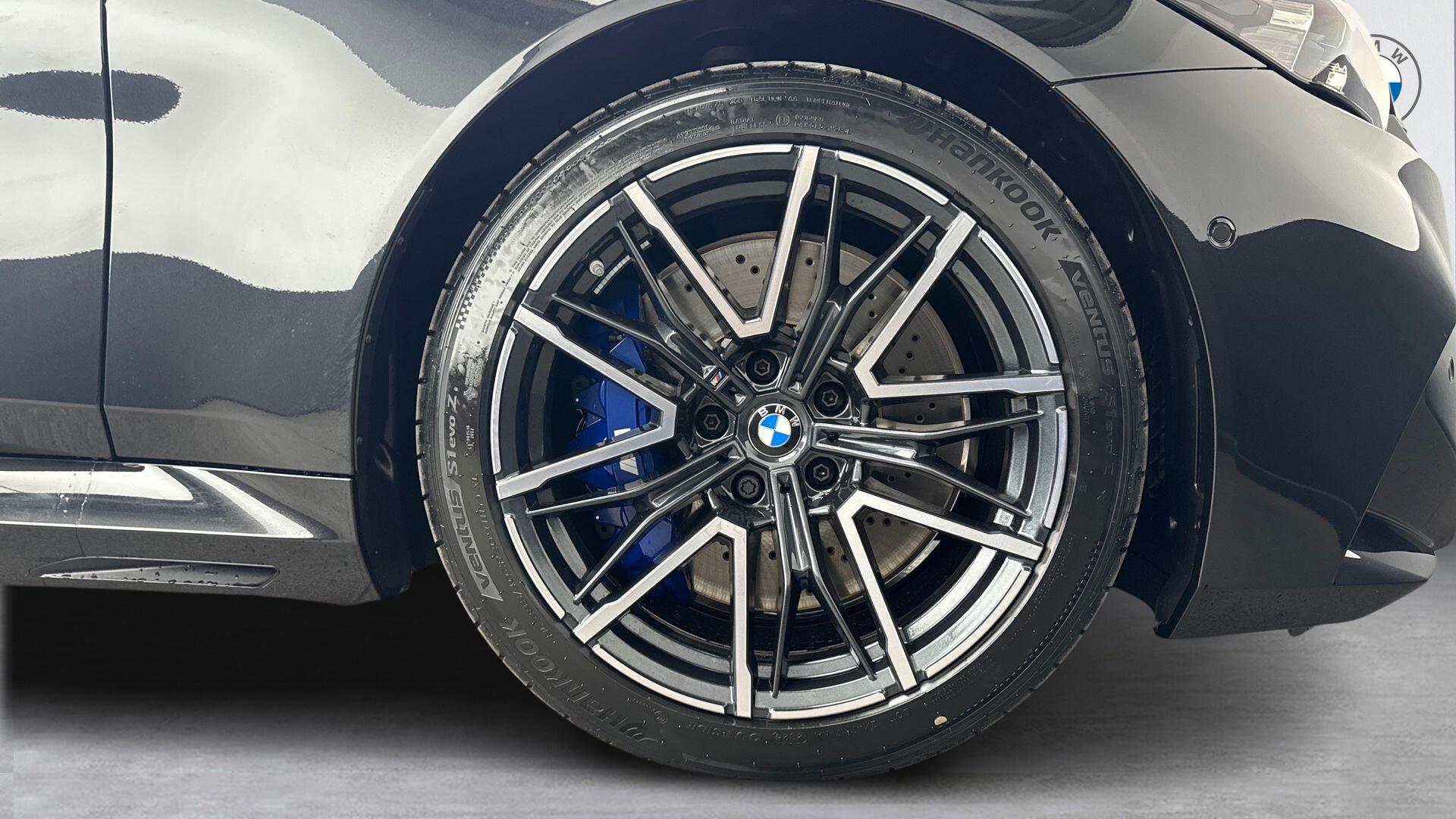 BMW M5 view 9