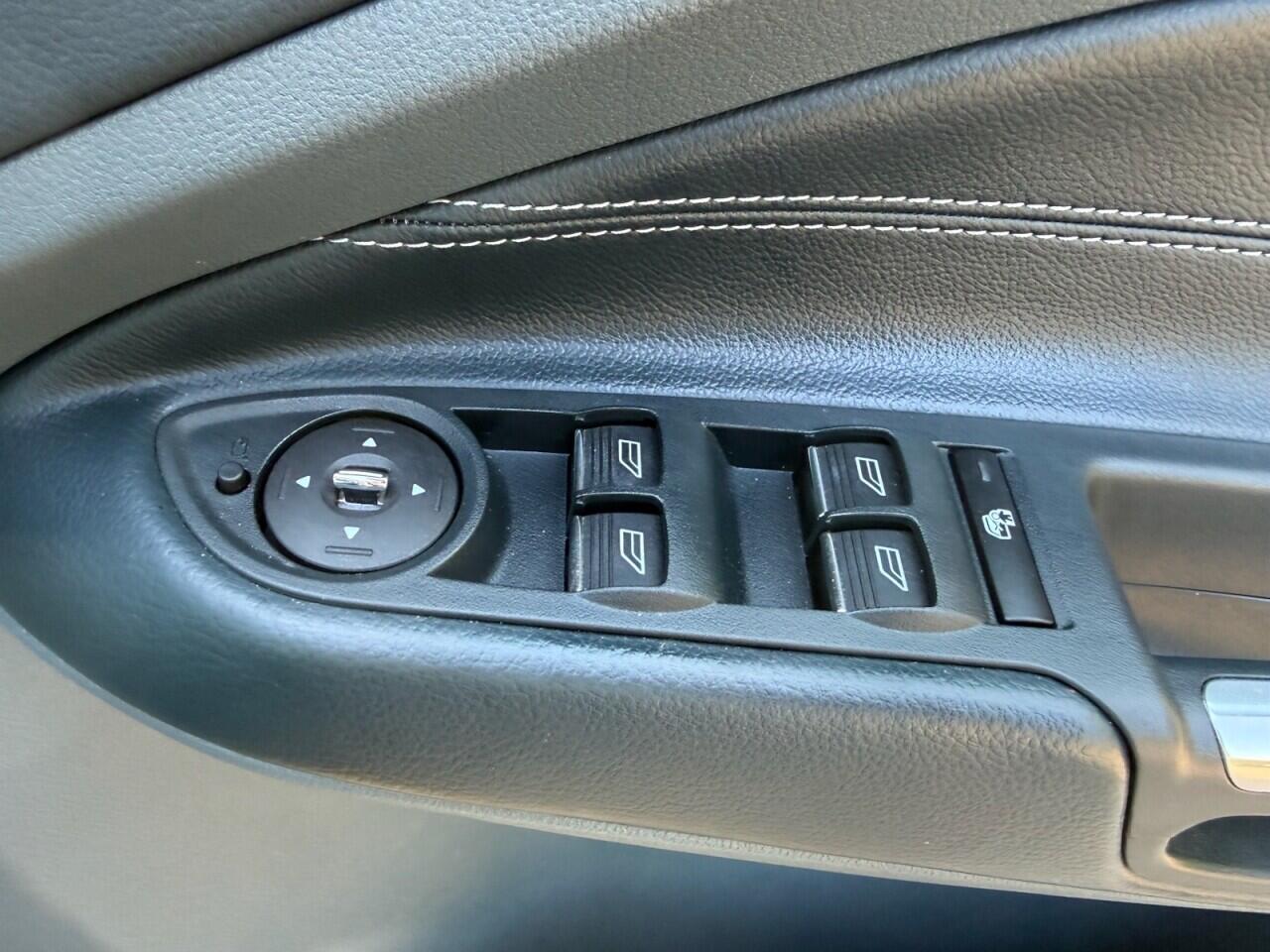 Ford C-Max view 12