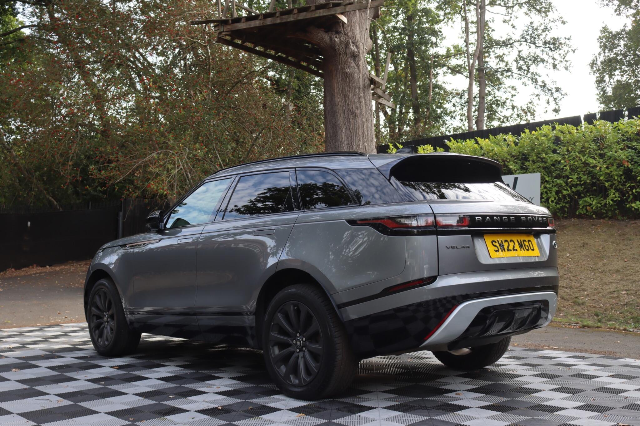 Land Rover Range Rover Velar view 13
