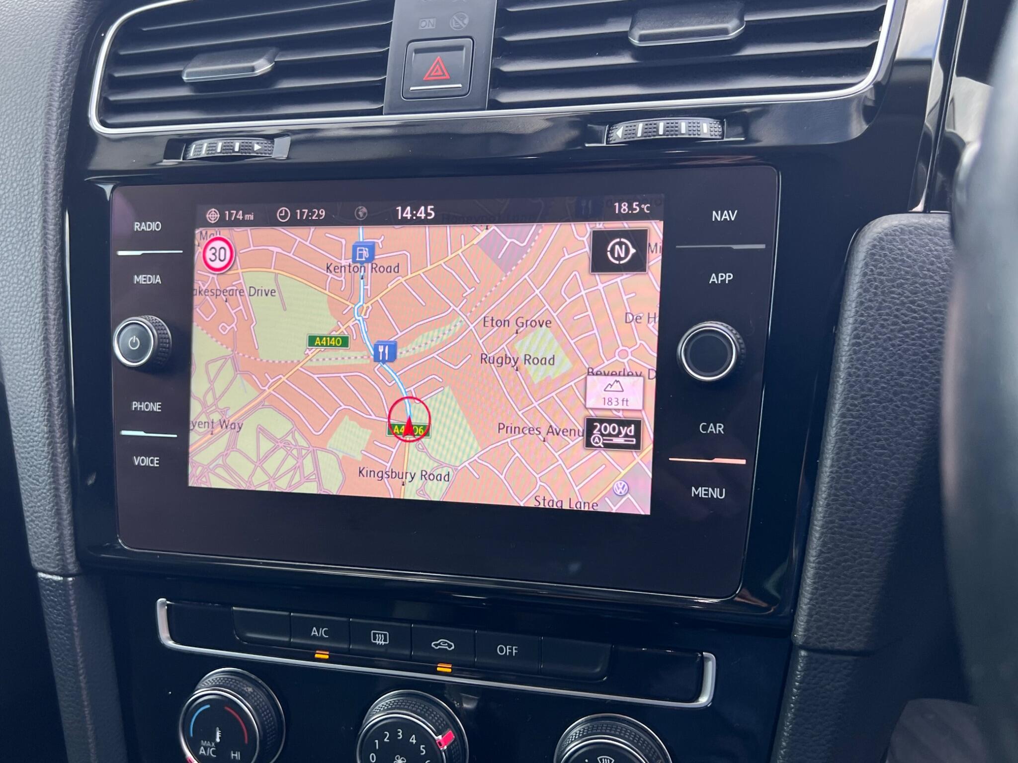 Volkswagen Golf view 21