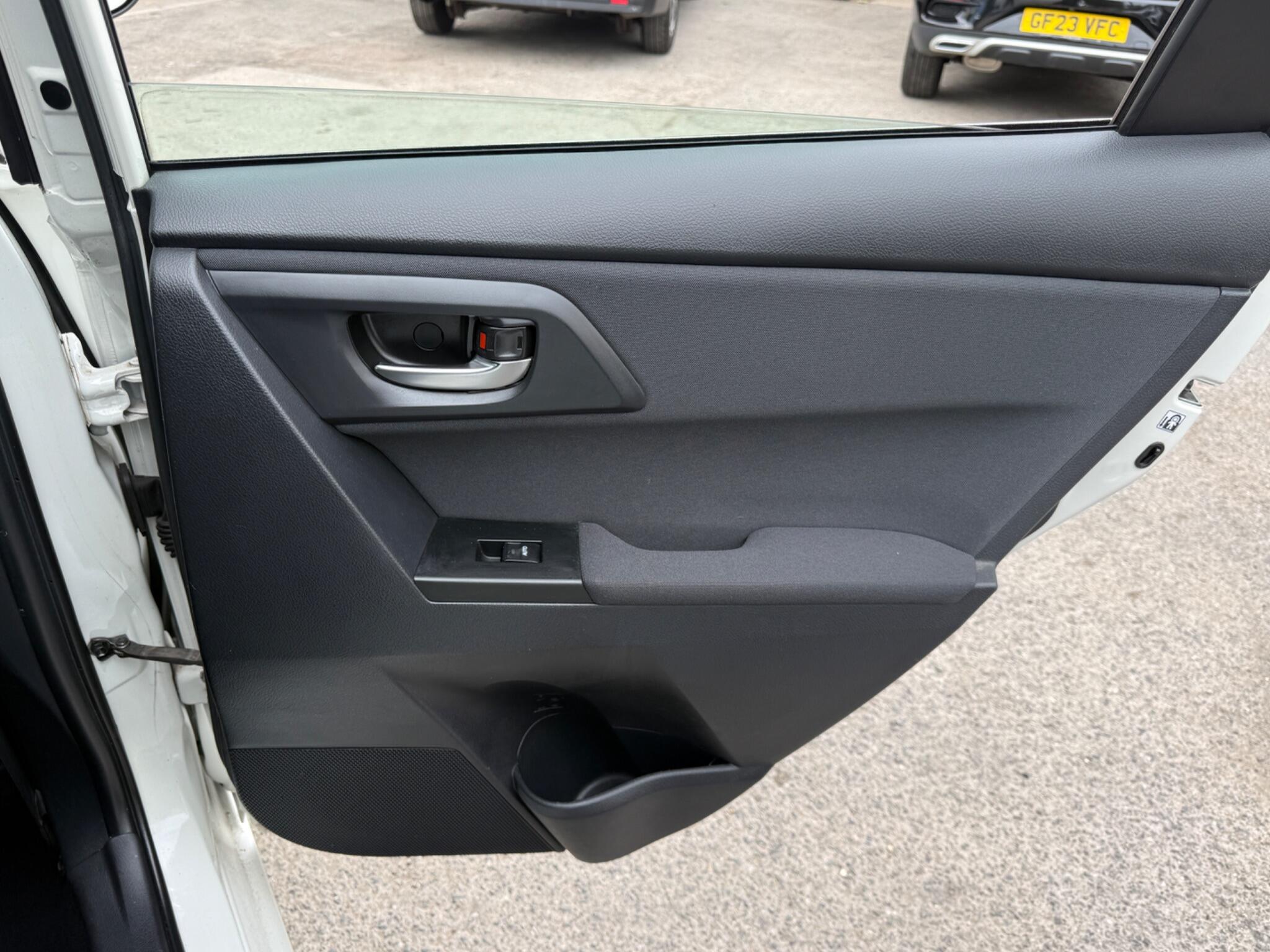 Toyota Auris - Image 38