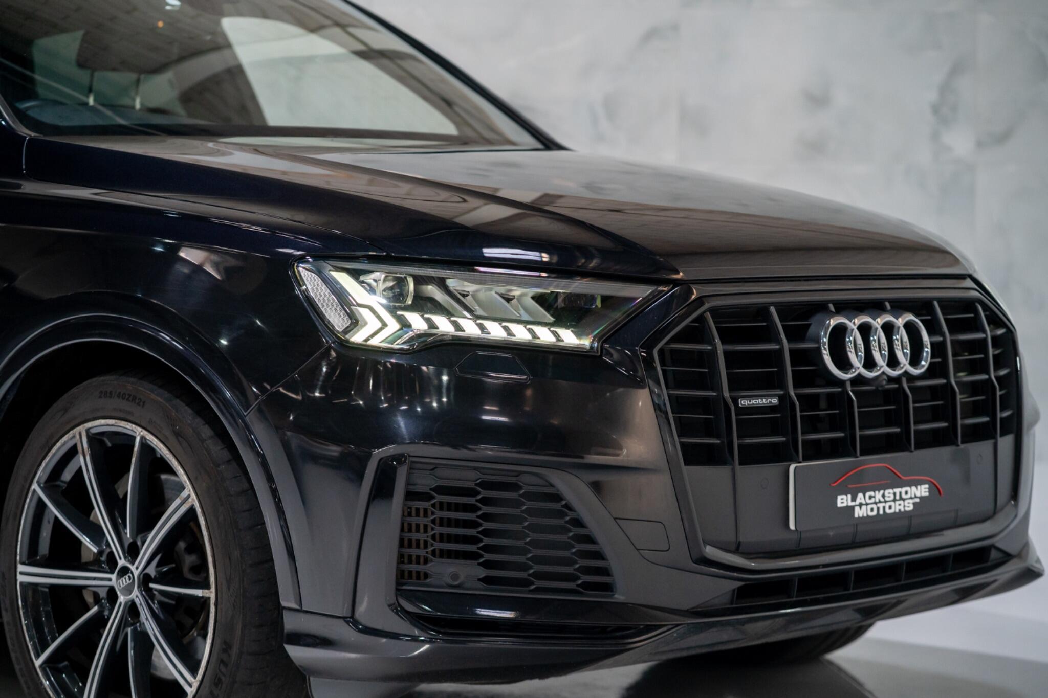 Audi Q7 view 31