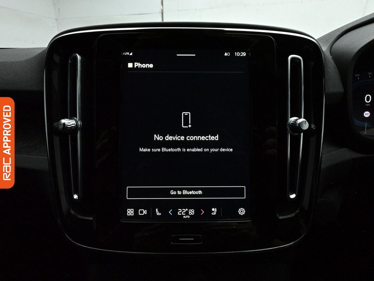 Volvo XC40 view 17