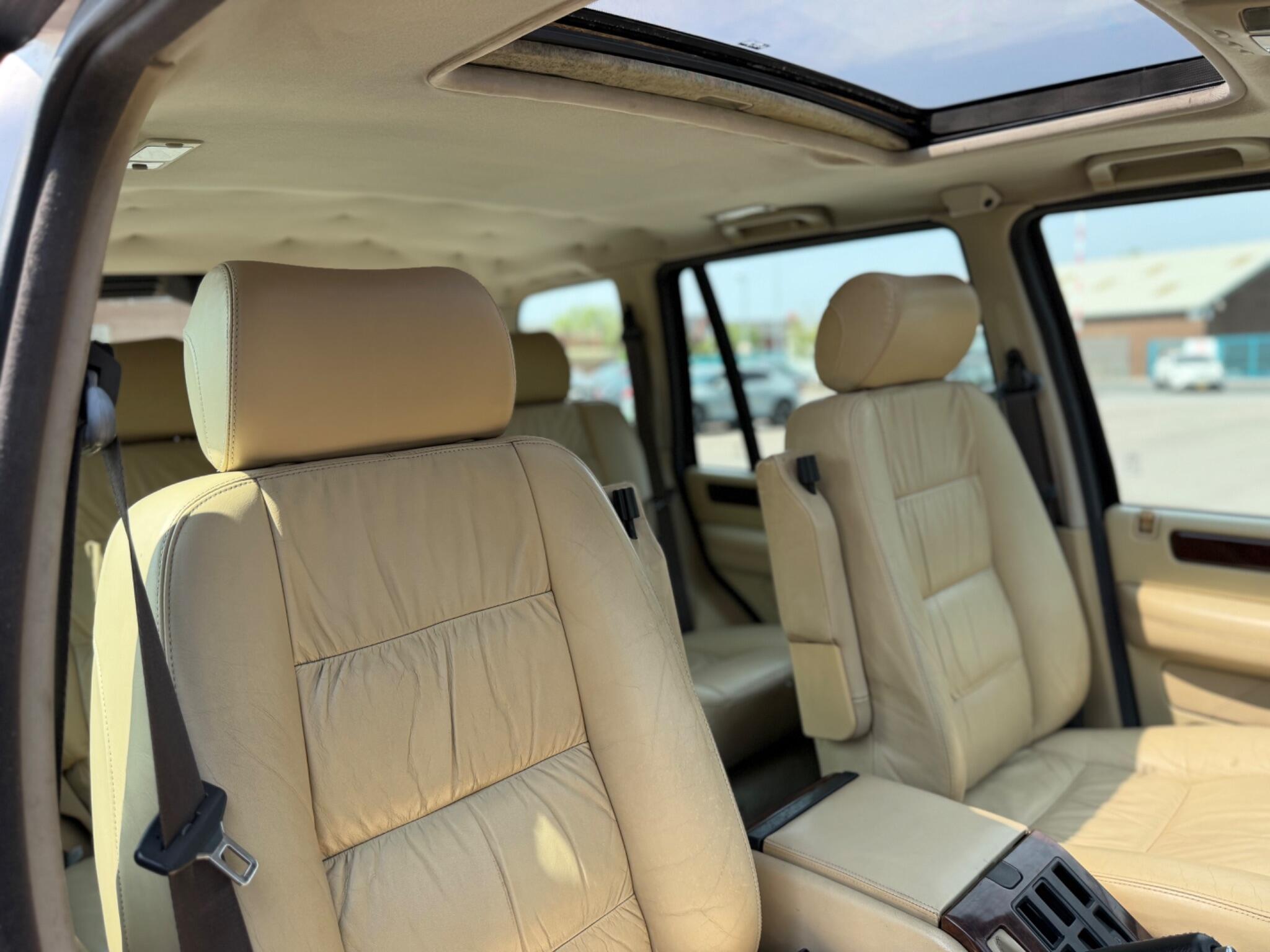 Land Rover Range Rover view 17