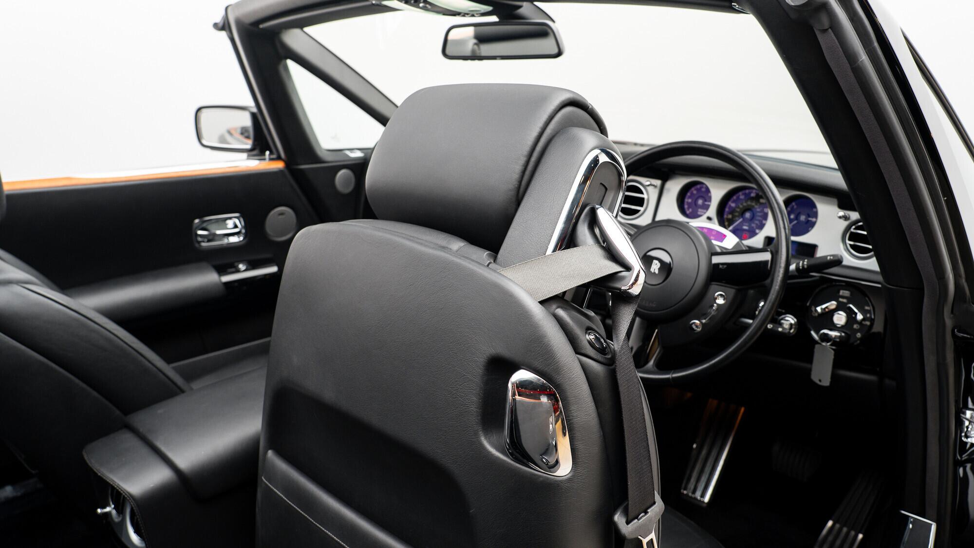 Rolls-Royce Phantom view 40